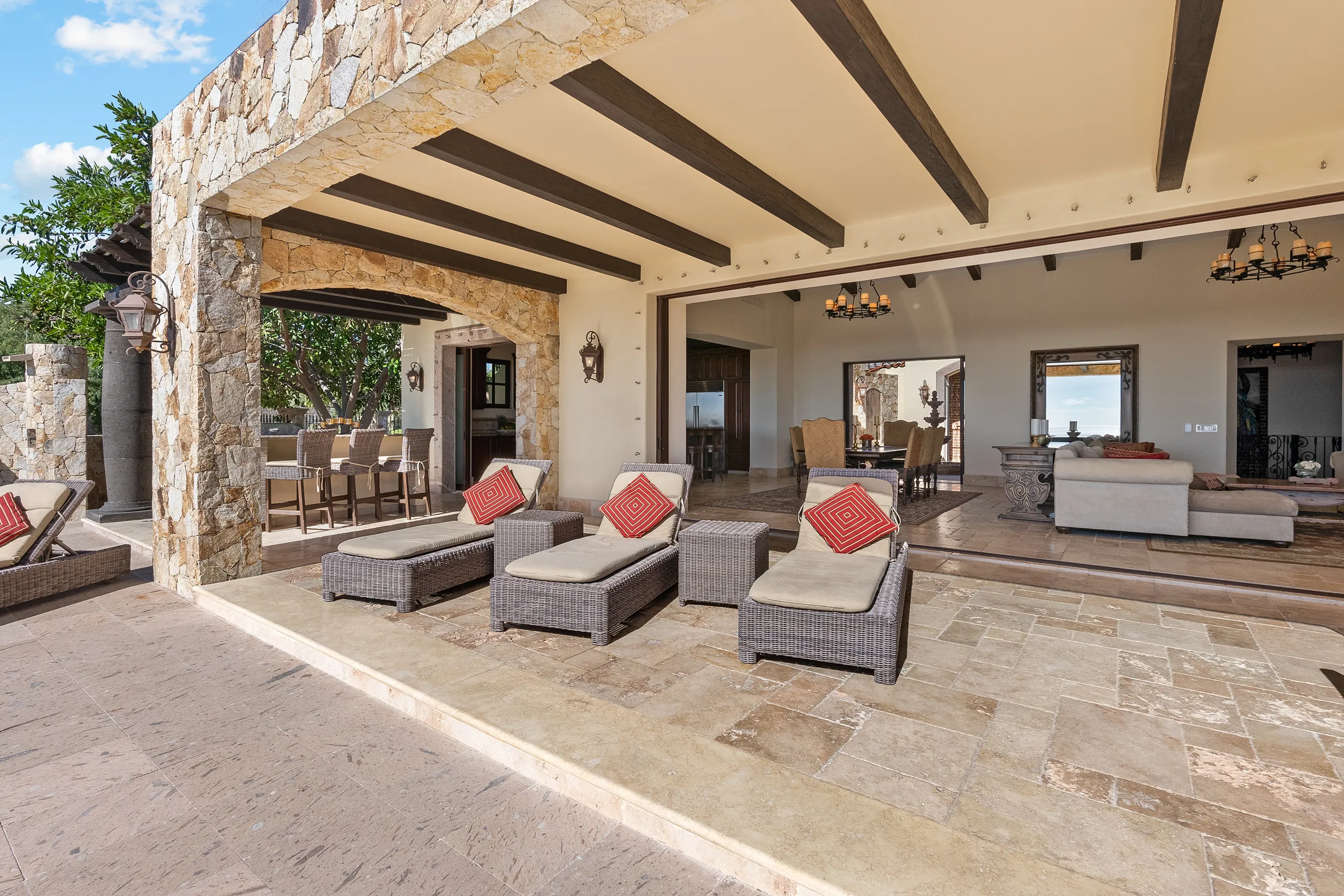 Breathtaking Puerto Los Cabos Hillside Villa with Infinity Pool and Ocean Views — photograph 10