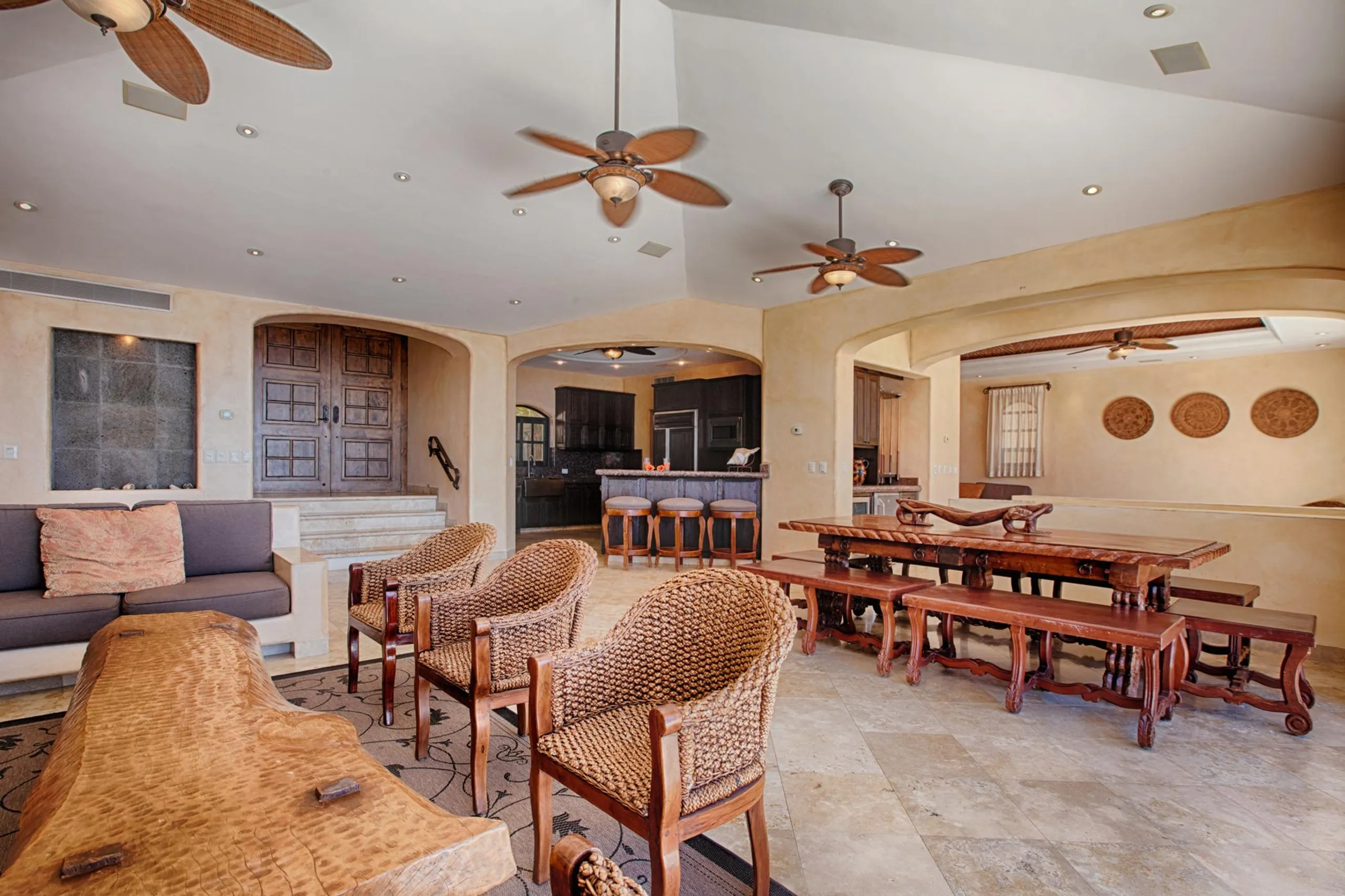 Magnificent Pedregal Estate with Infinity Pool and Ocean Views — photograph 9