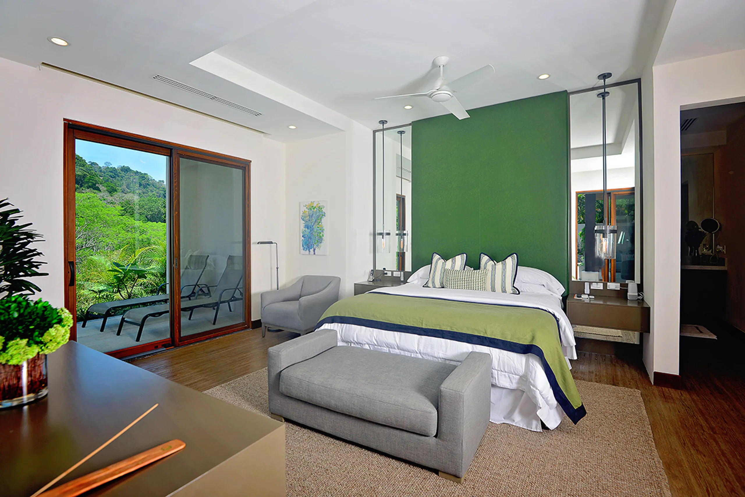 Tropical Paradise Villa with Private Infinity Pool, Heated Jacuzzi and Stunning Views — photograph 11