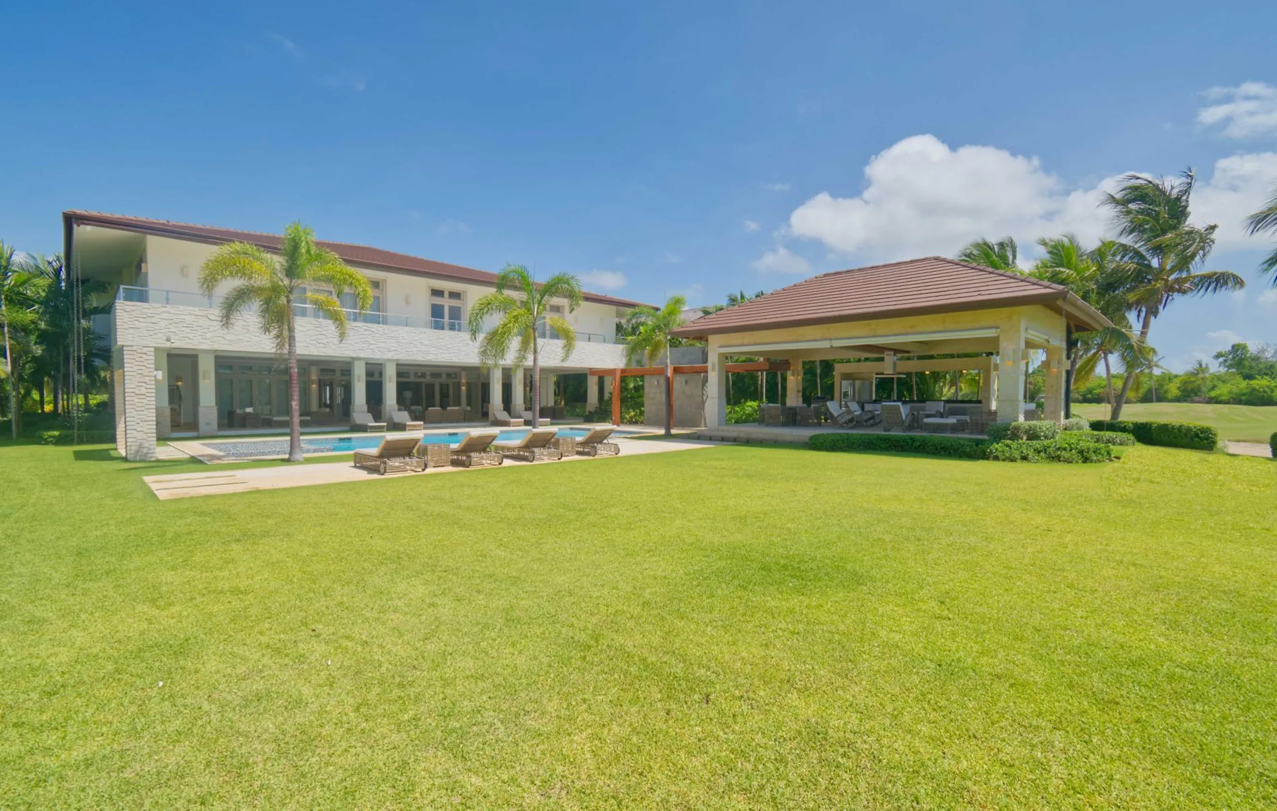 Modern Punta Cana Villa with Private Pool, Jacuzzi, and Stunning Views — photograph 3