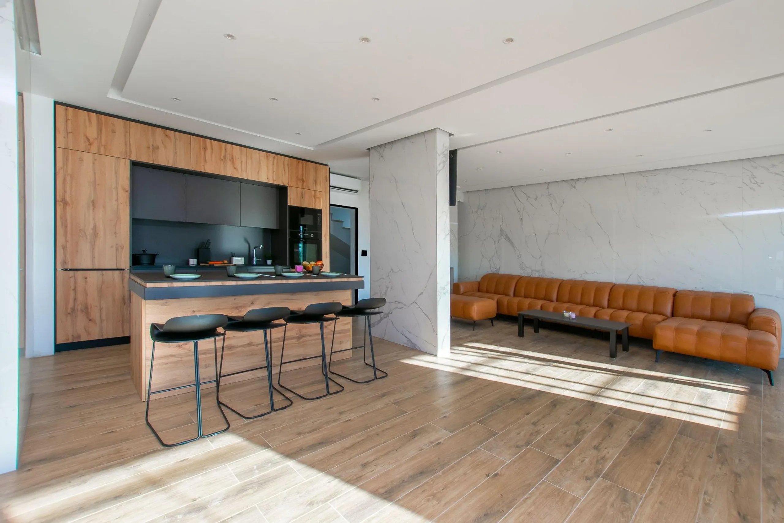 Spectacular 10-Bedroom Villa with PooL and Stunning Sea Views — photograph 9