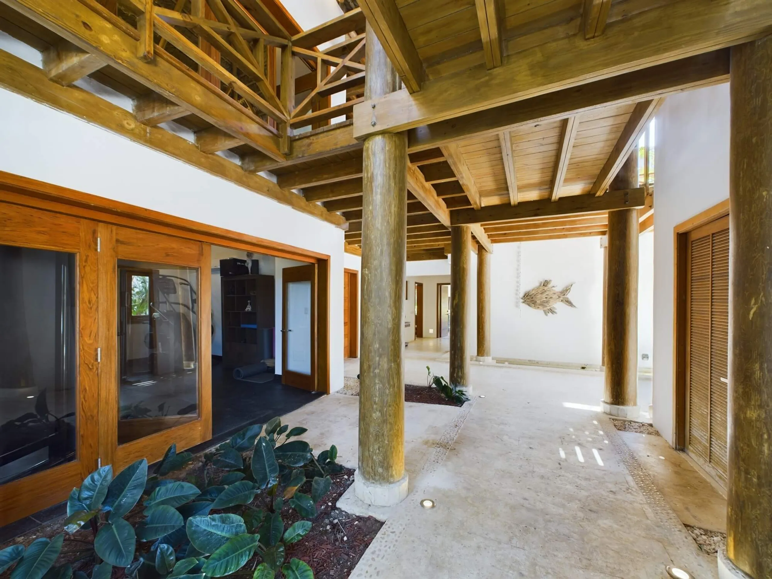 Exquisite 6 Bedroom Villa in Cap Cana with Private Pool and Golf Course Views — photograph 10