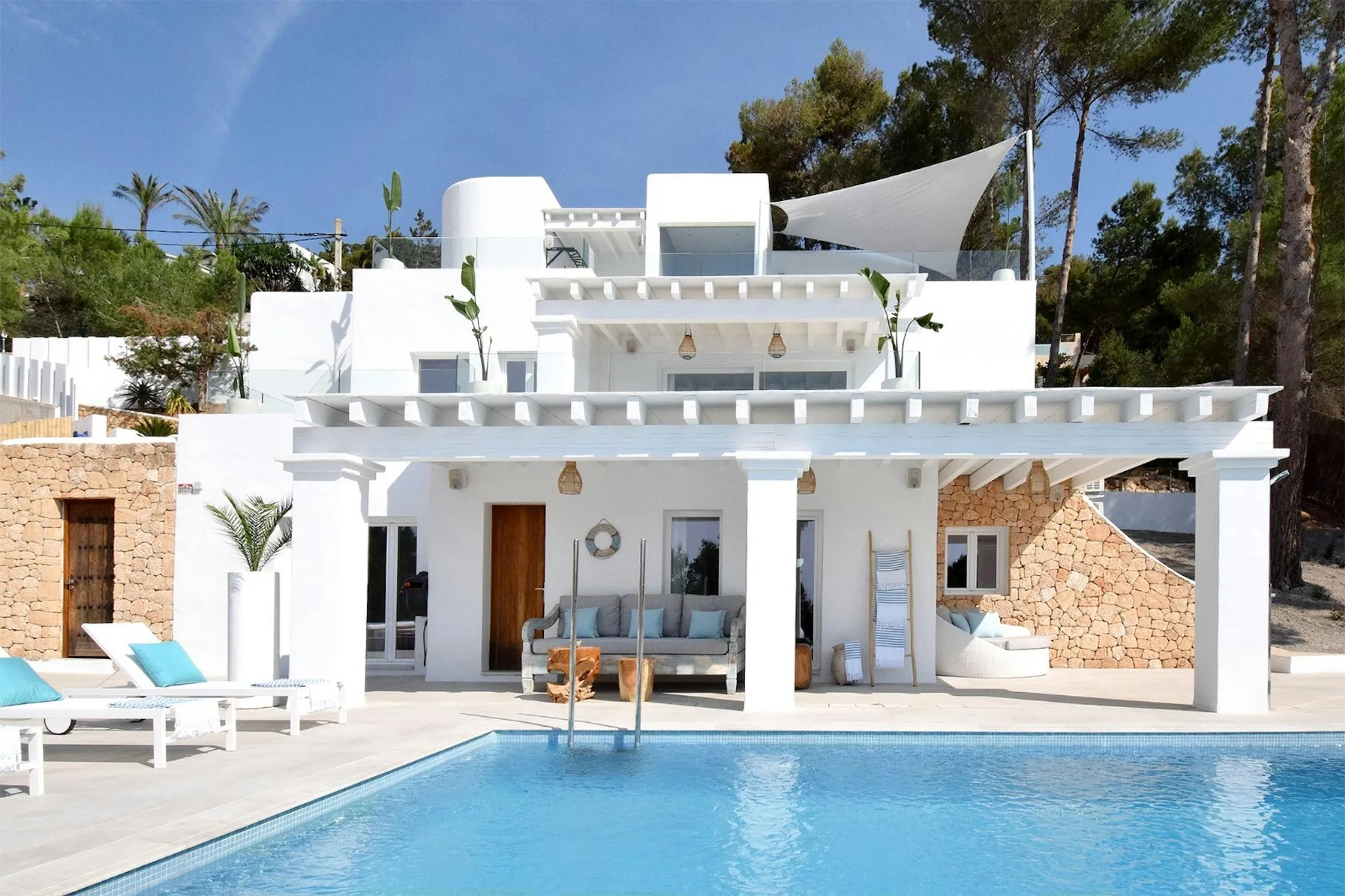 Sensational Seaside Villa in Ibiza with Private Pool and Hot Tub — photograph 5