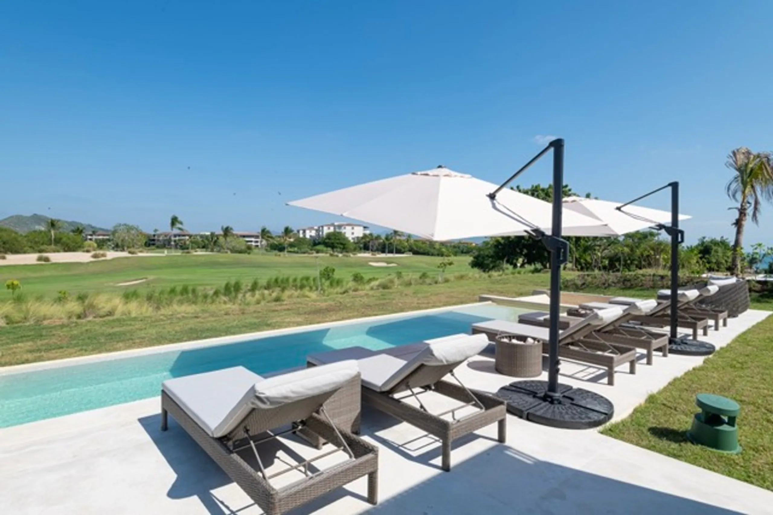 Refined Punta Mita Villa with Pool, Jacuzzi & Full Staffed Service — photograph 2