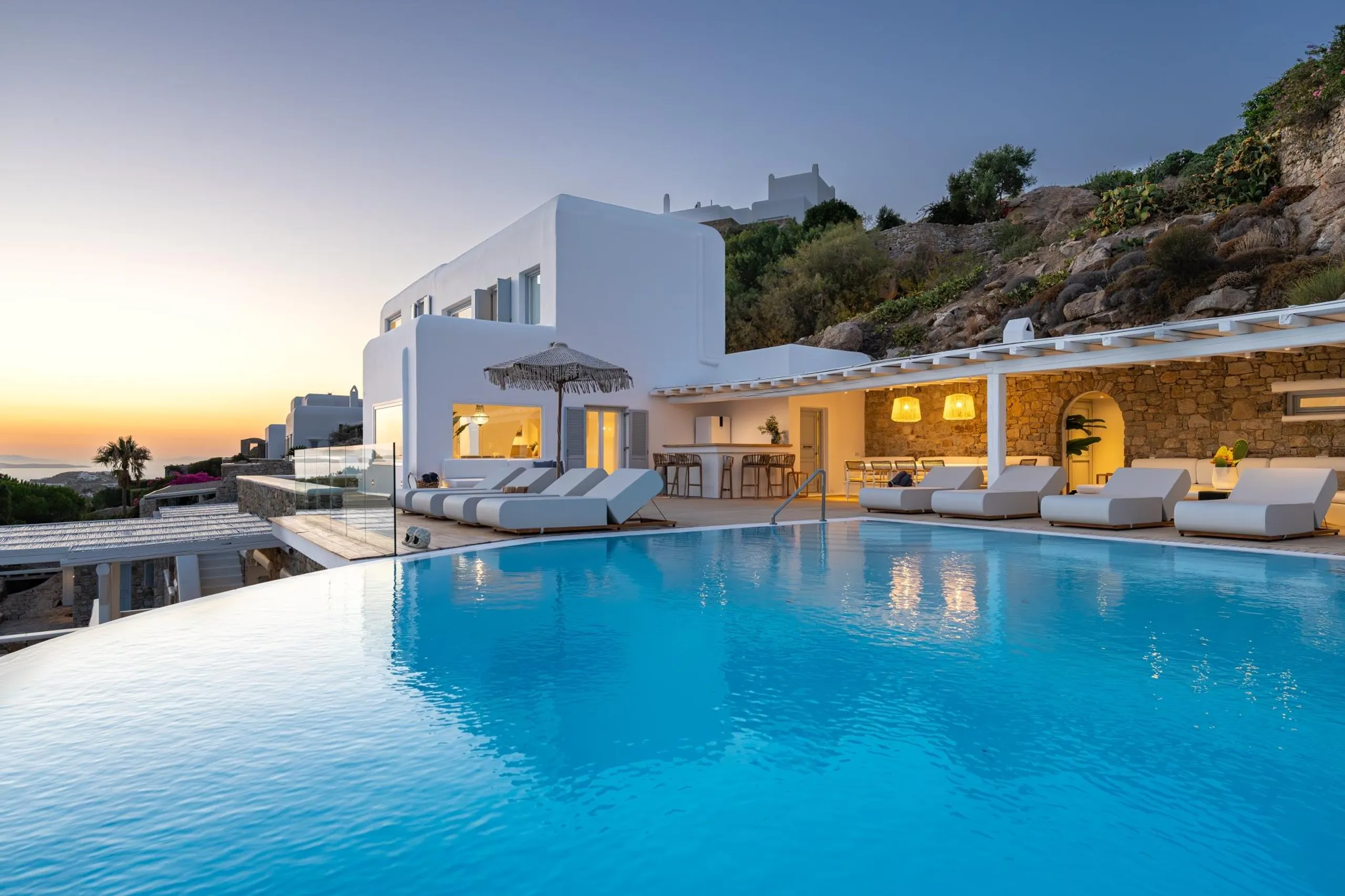 Elegant Oceanview Villa in Mykonos with Private Pool and Jacuzzi — photograph 11