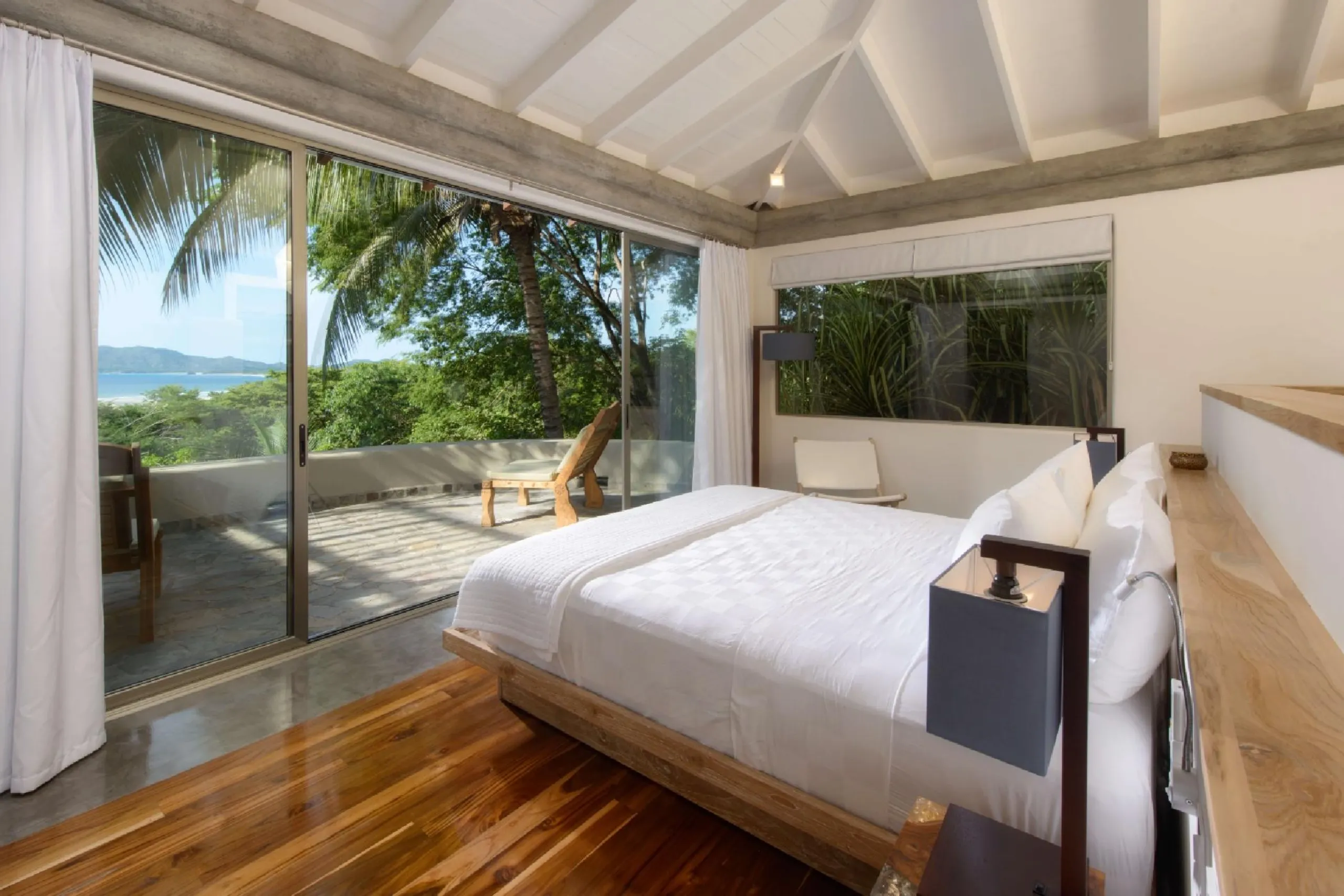 Incredible Ocean View Luxury Estate with Private Infinity Pool — photograph 10