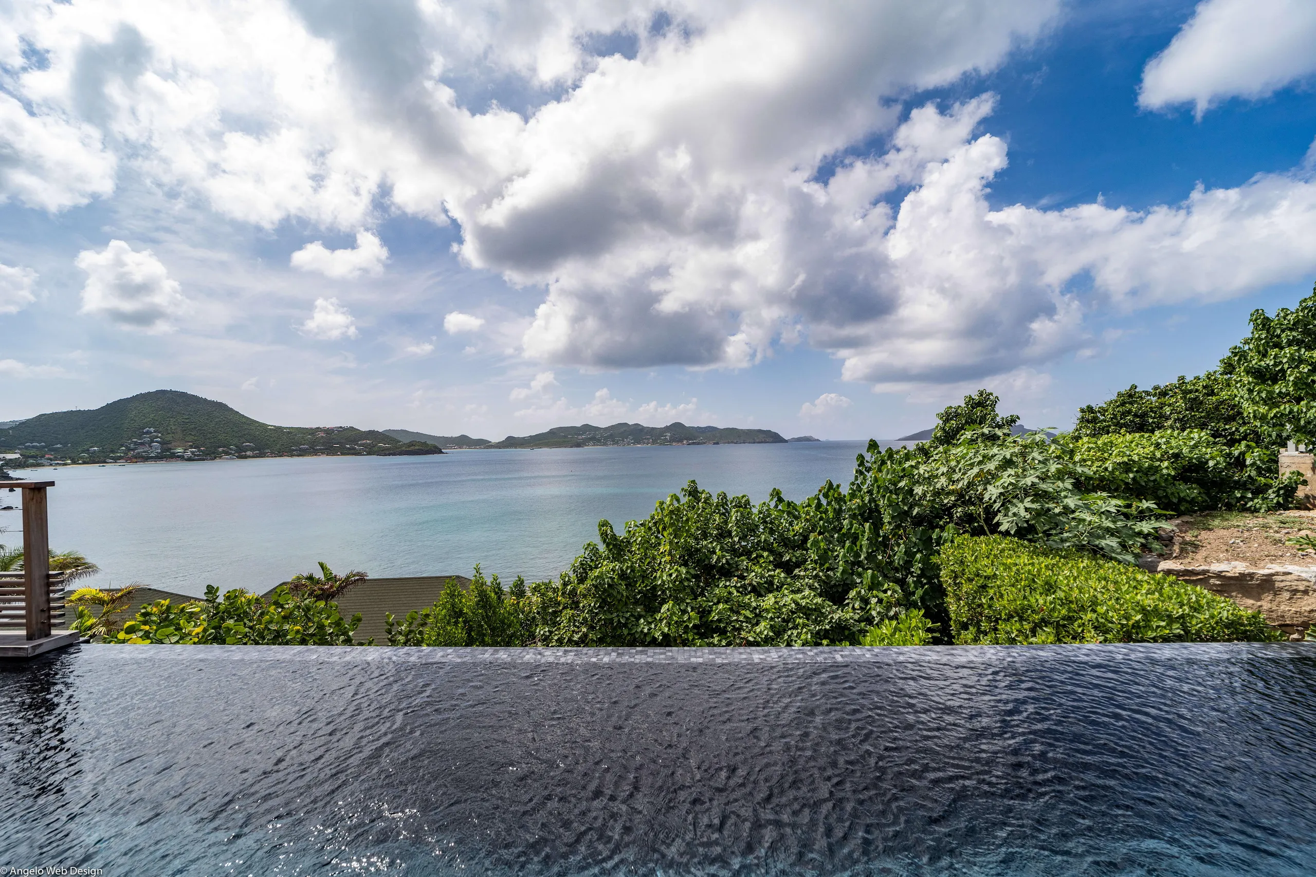 Sophisticated Comfort Villa with Private Infinity Pool and Breathtaking Ocean View — photograph 9