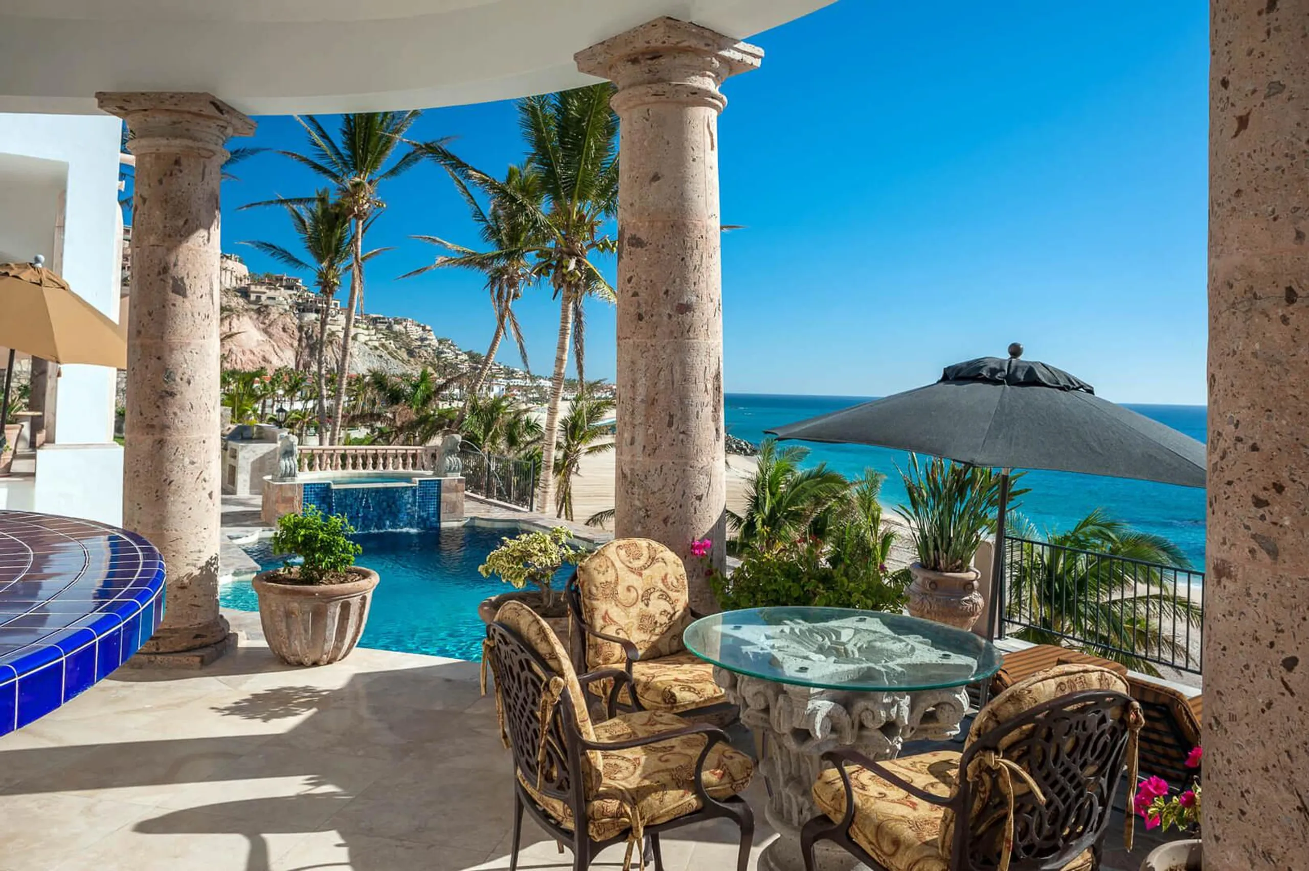Magnificent Tuscan-Inspired Villa with Private Swimming Pool in Los Cabos — photograph 6