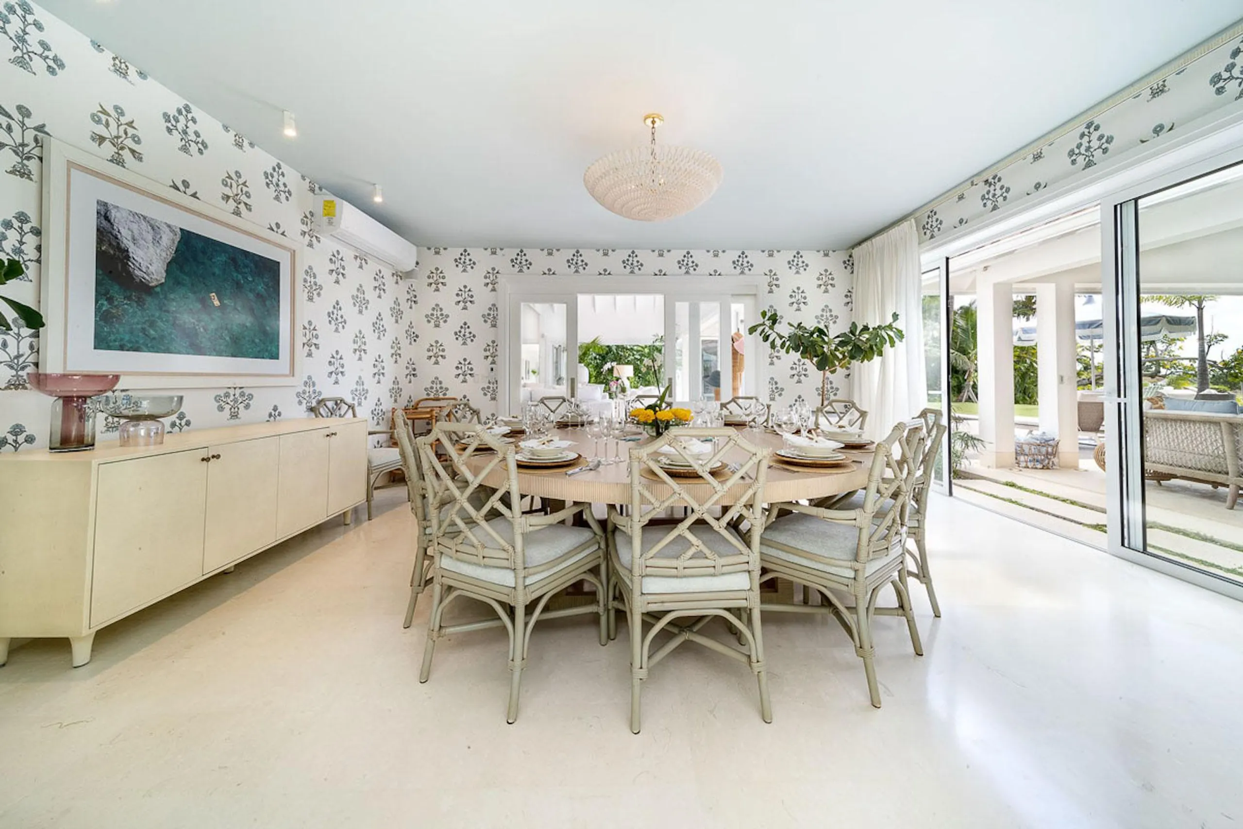 Elegant Brand New Villa with Private Pool and Minitas Garden — photograph 8