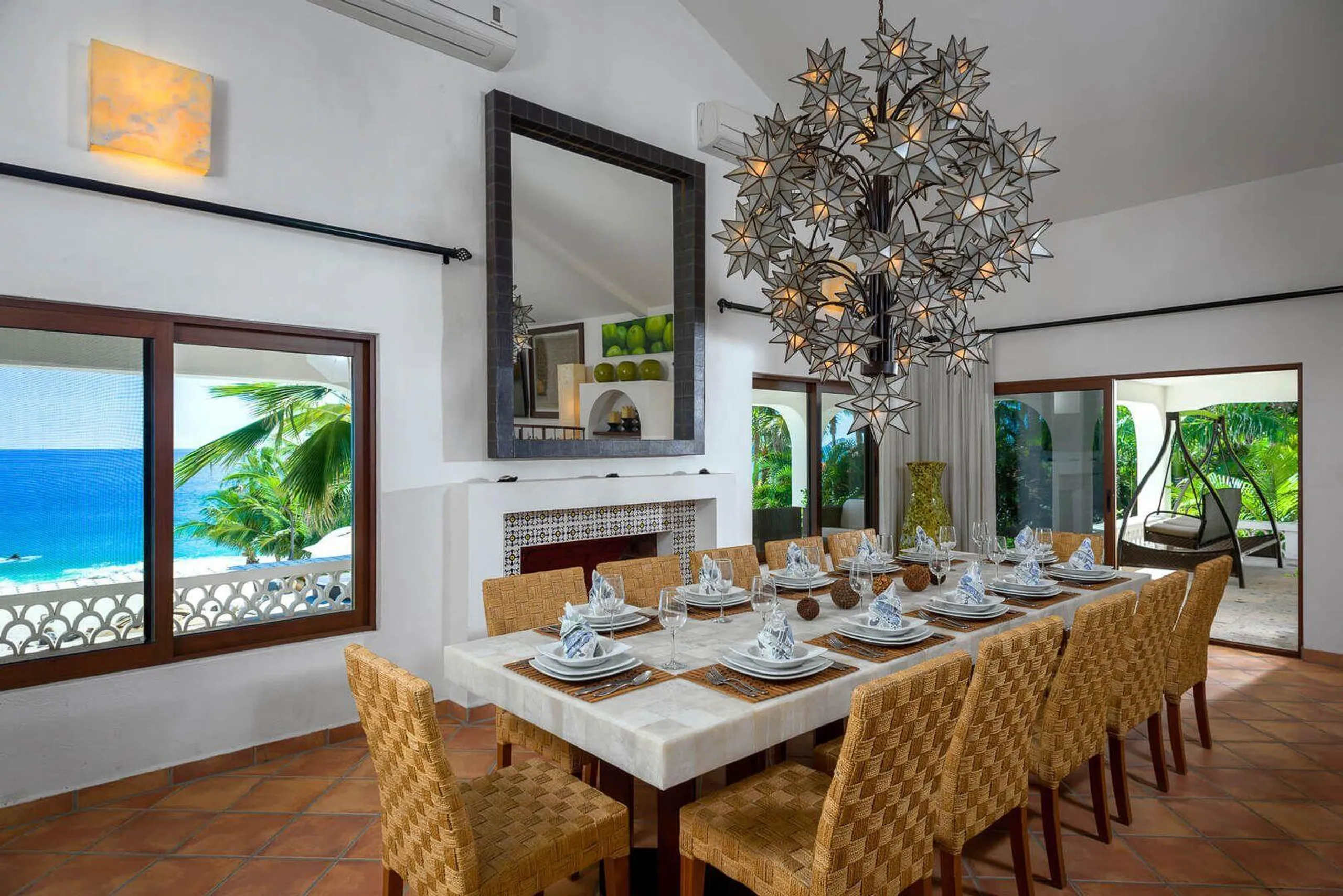 Expansive Palmilla Oceanfront Estate with Private Pool and Ocean Views — photograph 9