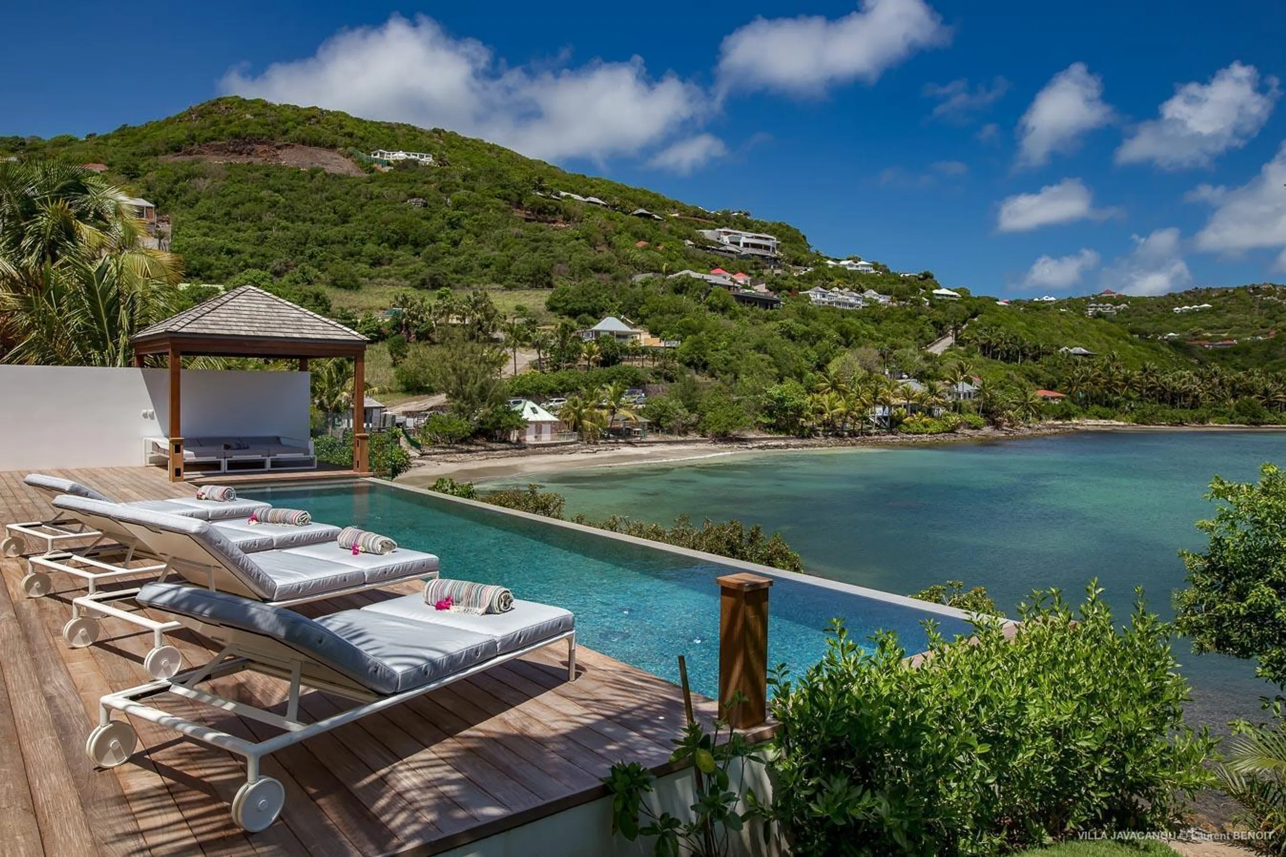 Palatial Oceanside Tropical Estate with Private Pool and Walks to Beach, Marigot Bay