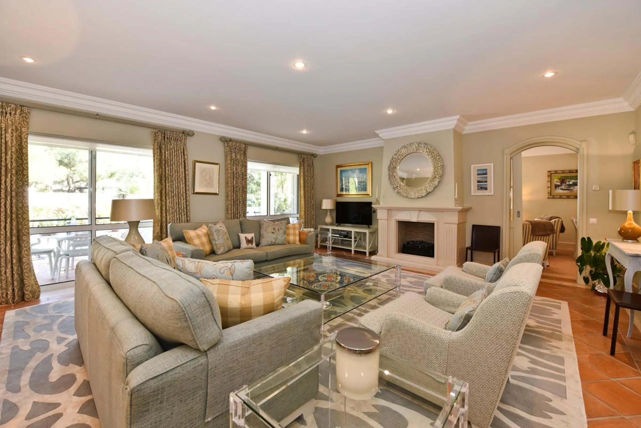 Exquisite Vale do Lobo Villa with Private Pool and Awe-Inspiring Views — photograph 3