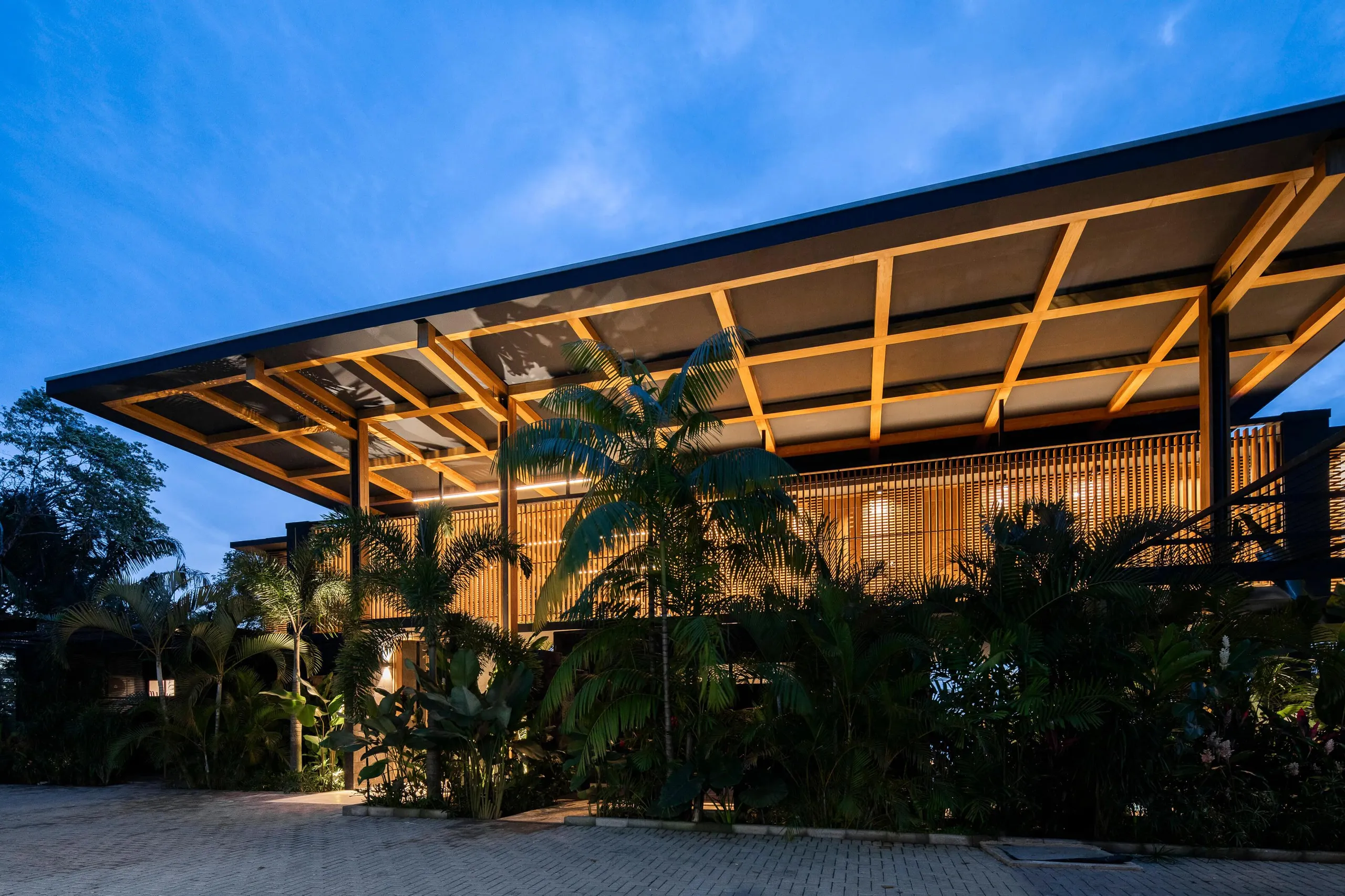 Santa Teresa's Finest Villa with Infinity Pool and Ocean Views — photograph 6