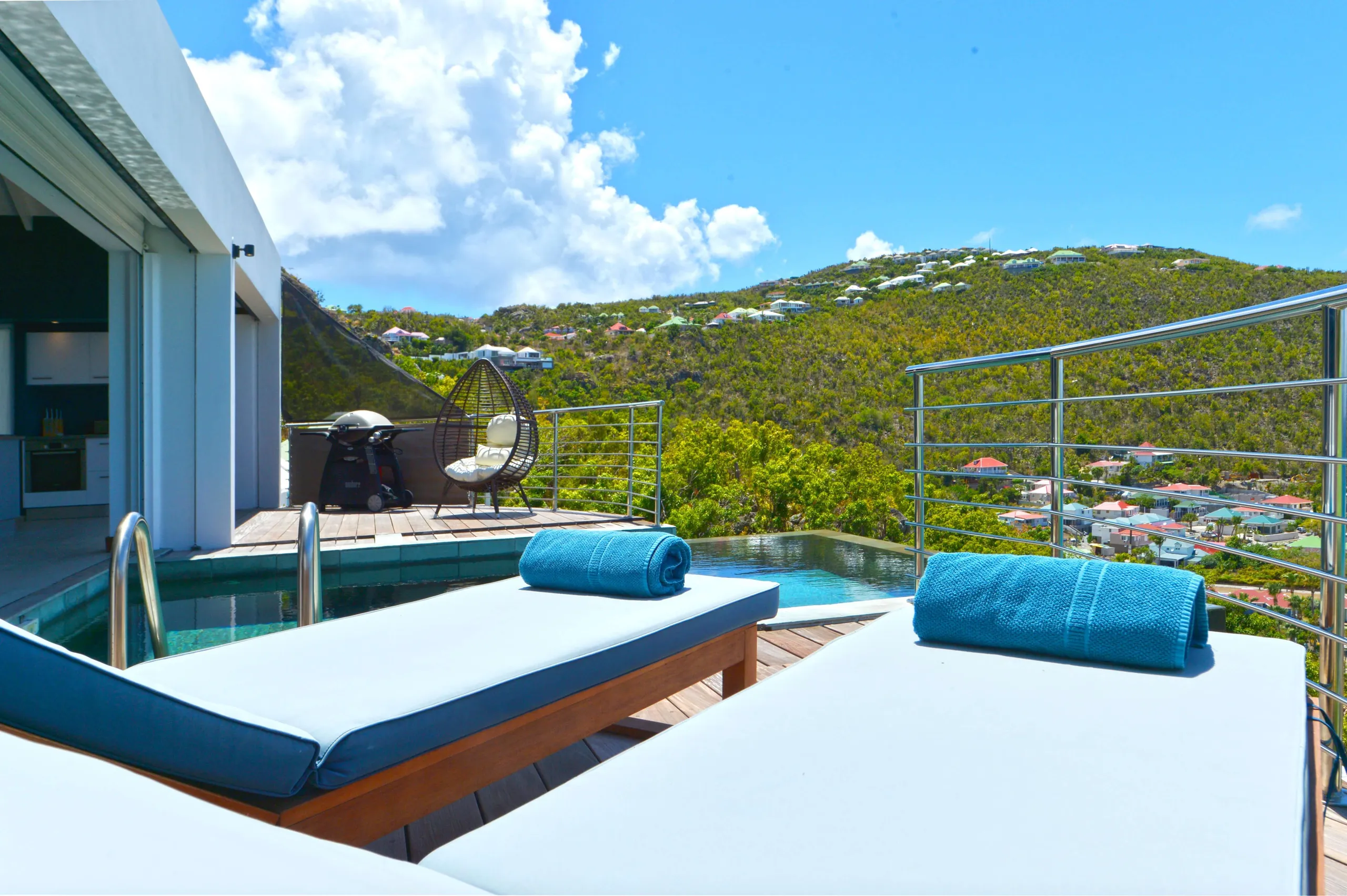 Elegant Contemporary Villa with Infinity Pool and Pristine Views of Flamands Beach — photograph 11