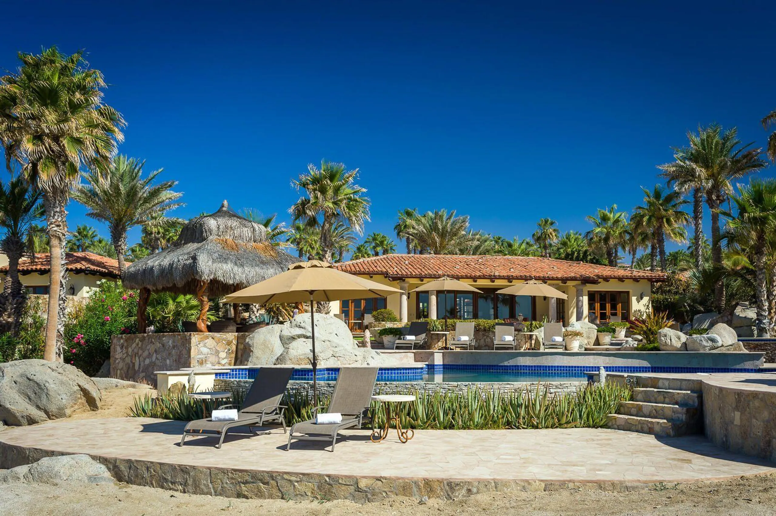 Punta Ballena Oceanfront Villa with Private Pools and Incredible Ocean Views — photograph 5