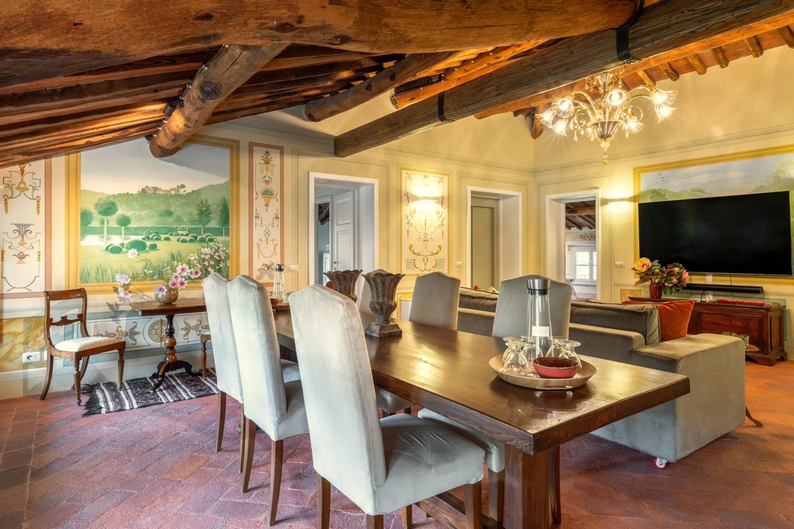 Exquisite 18th Century Tuscan Villa with Indoor Spa, Pool & Wedding Garden — photograph 7