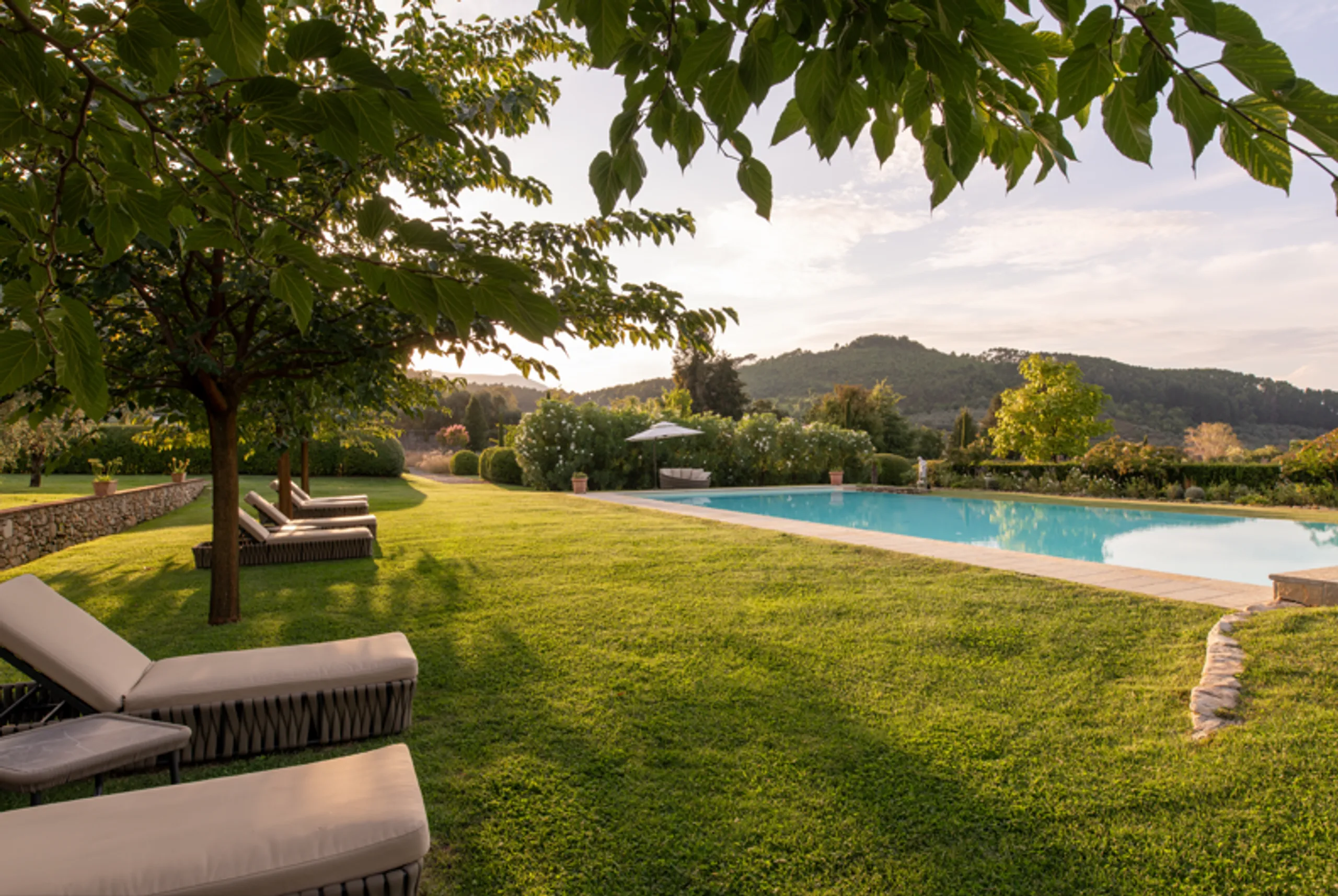 Tranquility in Tuscany Grand Estate for 9BR with Enchanting Pool and Lush Gardens — photograph 9