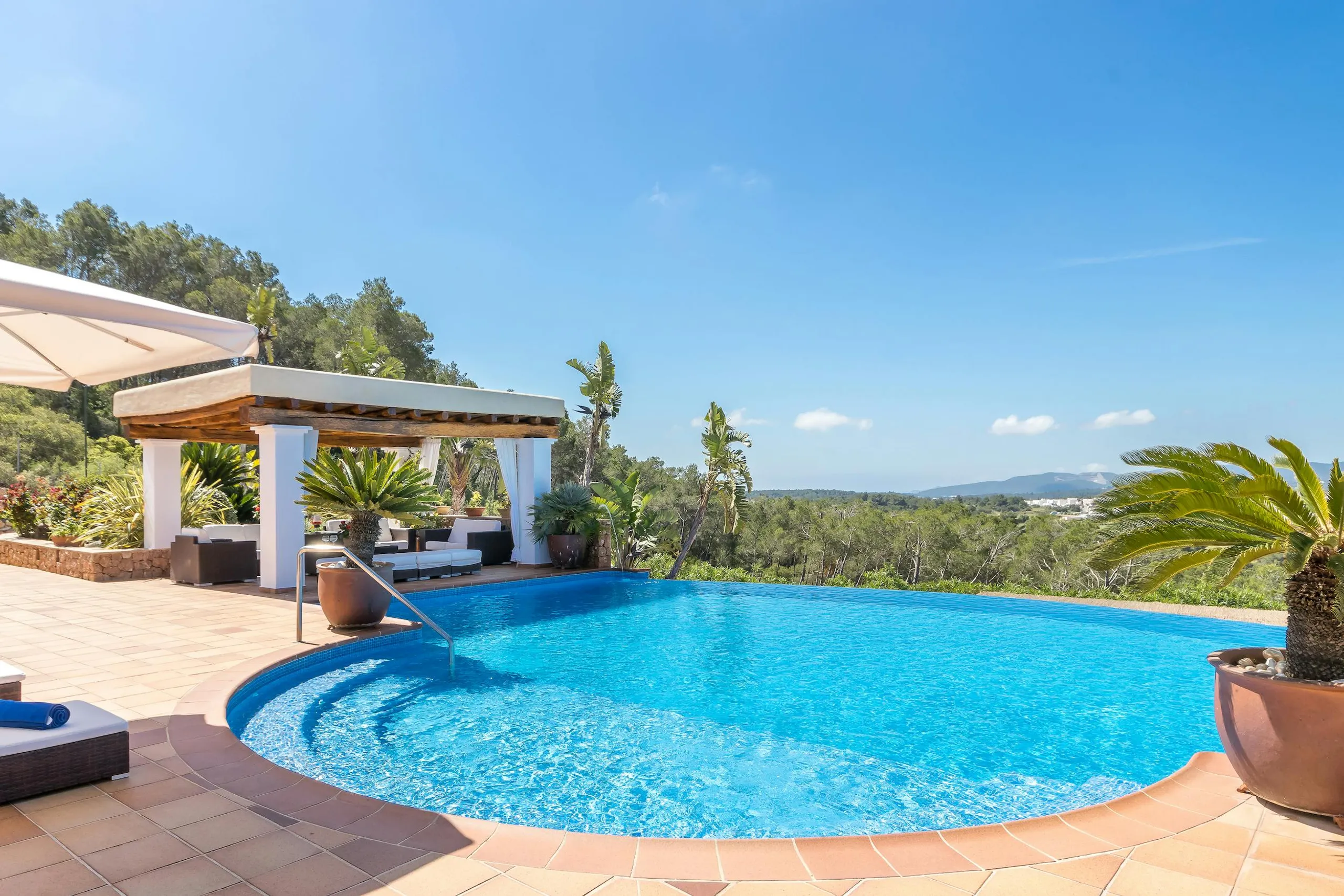 Princely Ibiza Oceanview Estate with Private Pool and Outdoor Kitchen — photograph 12