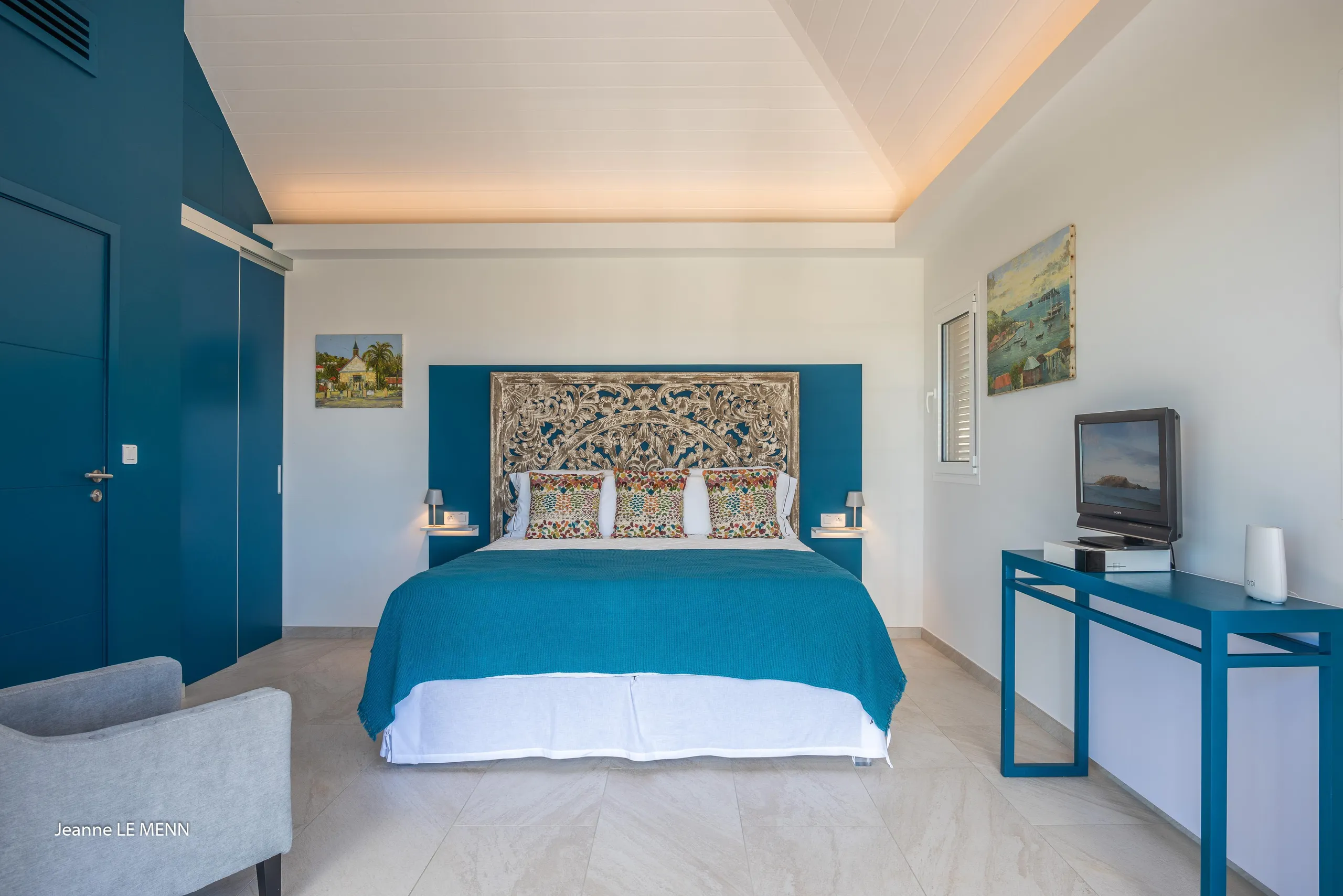 Luminous Seaview Villa with Private Pool and Sun Deck — photograph 12
