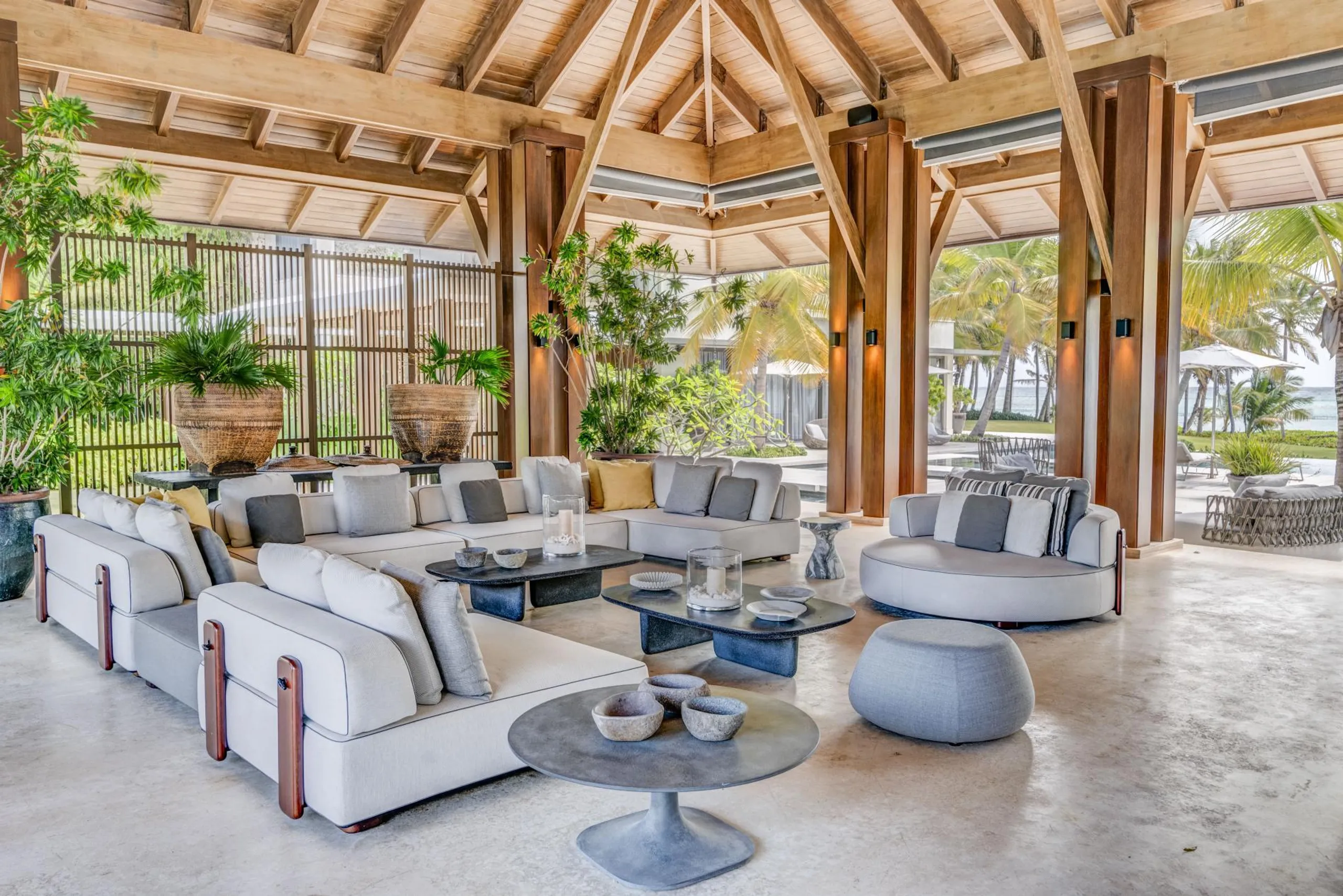 Superb beachfront Villa with Private Pool and Pristine Waters of the Dominican — photograph 6