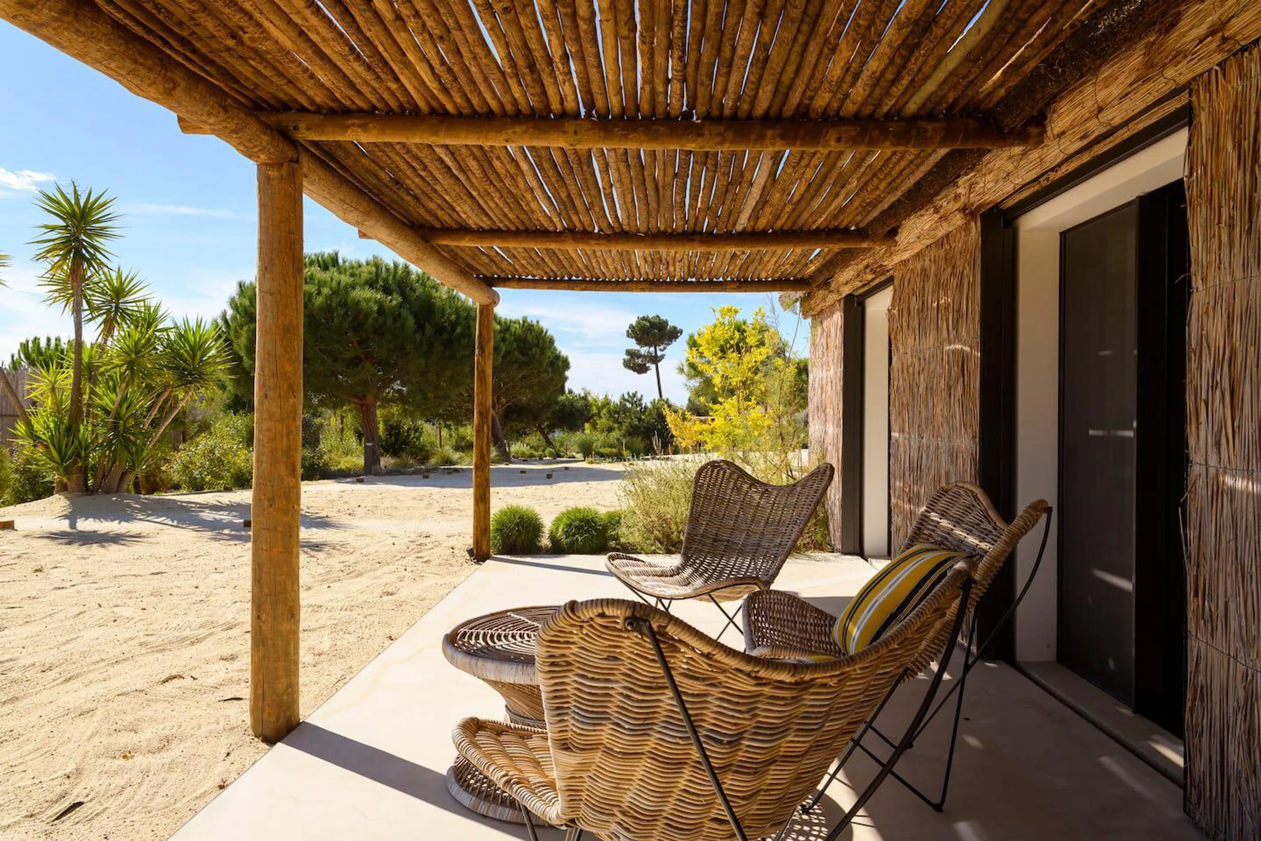Unique Architectural Villa with Private Pool and Stunning Views — photograph 9