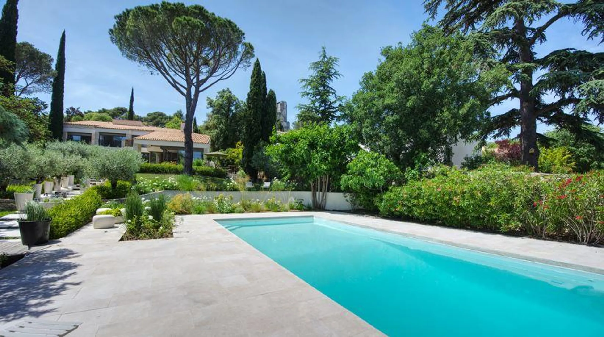Provencal Bliss Retreat with Private Pool, and Scenic Golf Cart Adventures, Saint Remy De Provence
