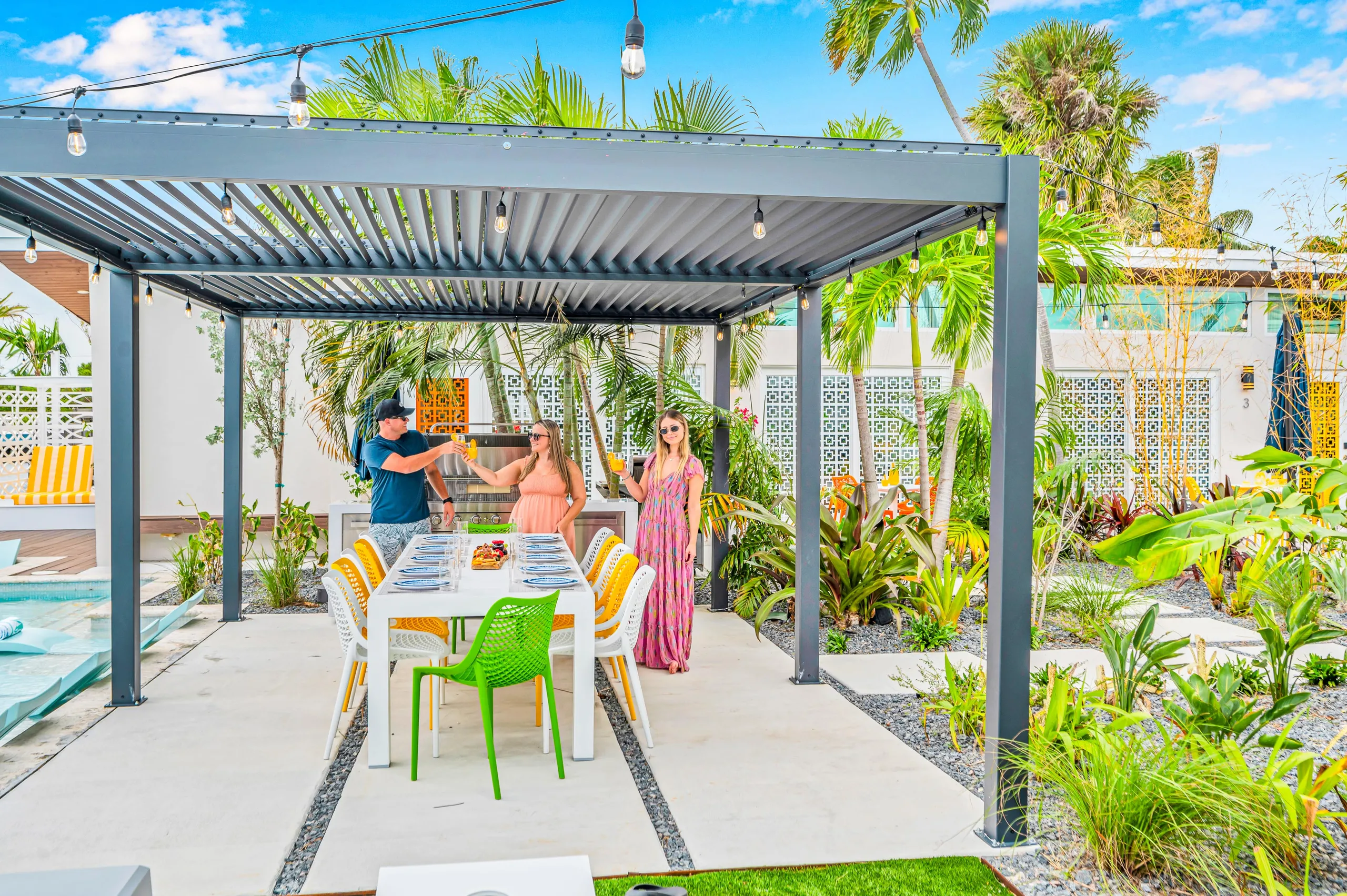 Abundant Modern Villa with Two Heated Pools — photograph 8