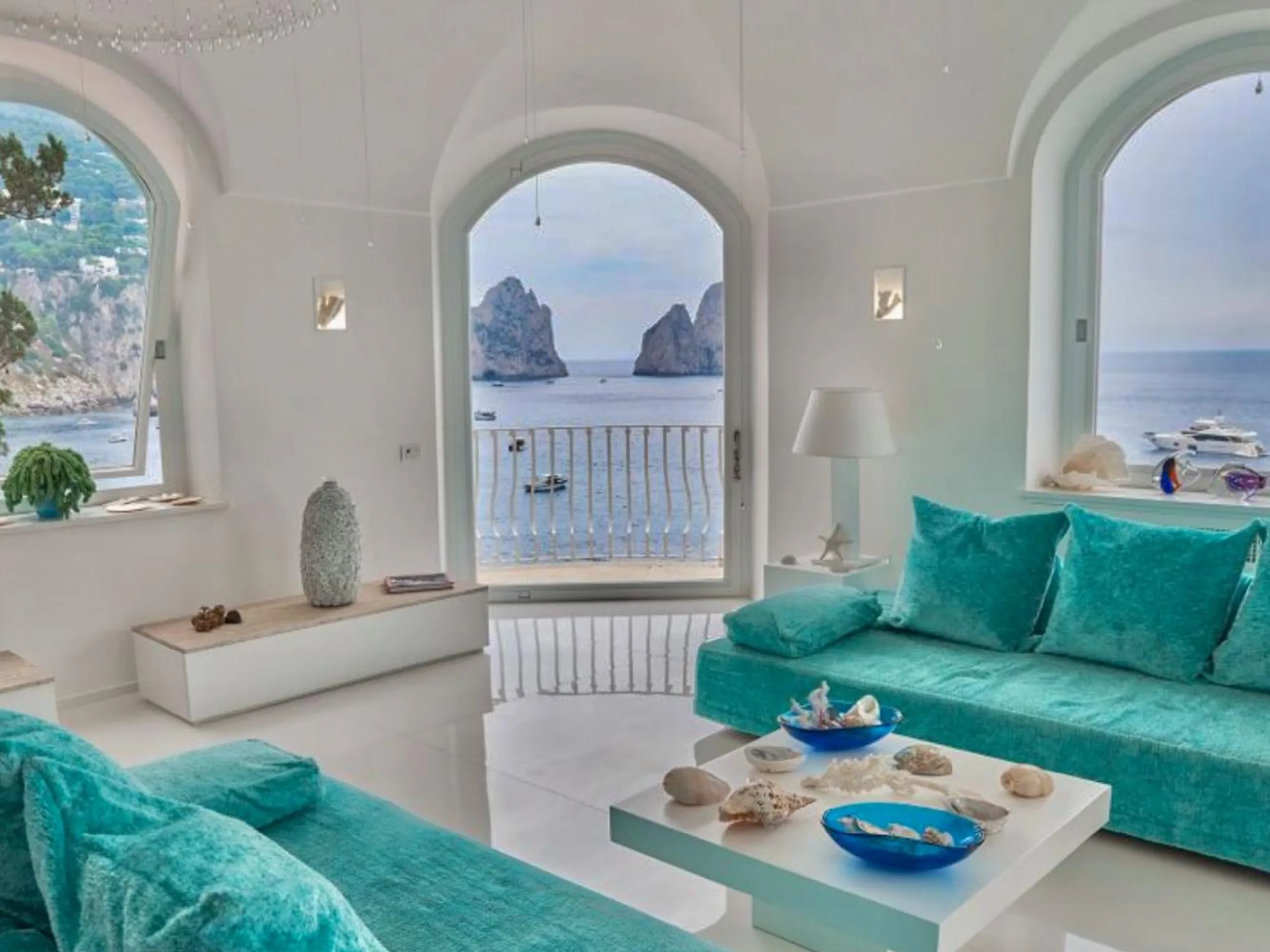 Superb Cliside Villa with Alfresco Dining and Unparalleled Capri Coast Views — photograph 4