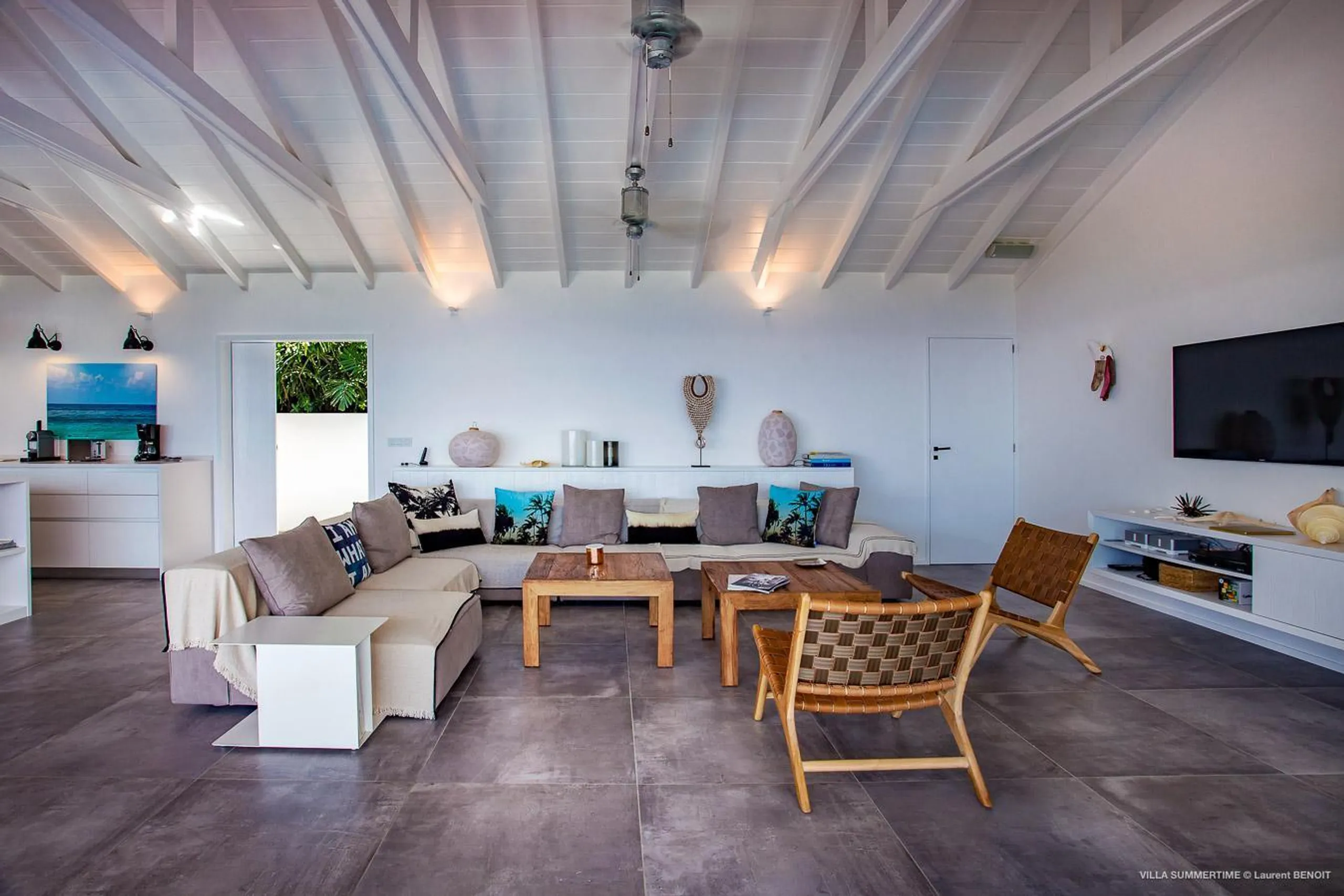 Classy Oceanview Estate with Private Pool and Walks to Beach — photograph 10