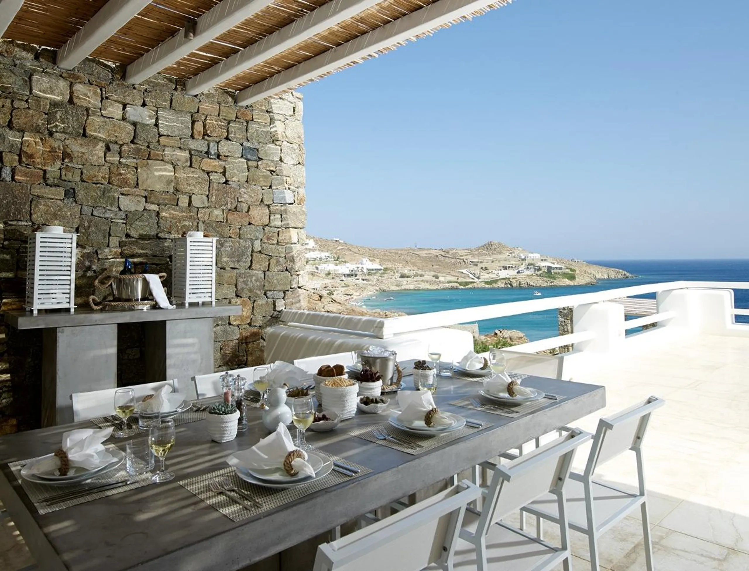 Magnificent Luxury Villa in Mykonos with Private Pool and Jacuzzi — photograph 8
