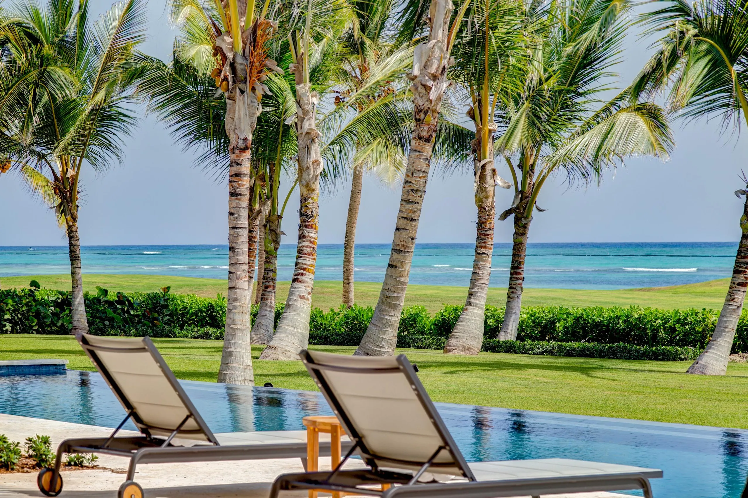 Exclusive Golf Front Villa with Private Pool, with Ocean View Near Casa Club Puntacana — photograph 2