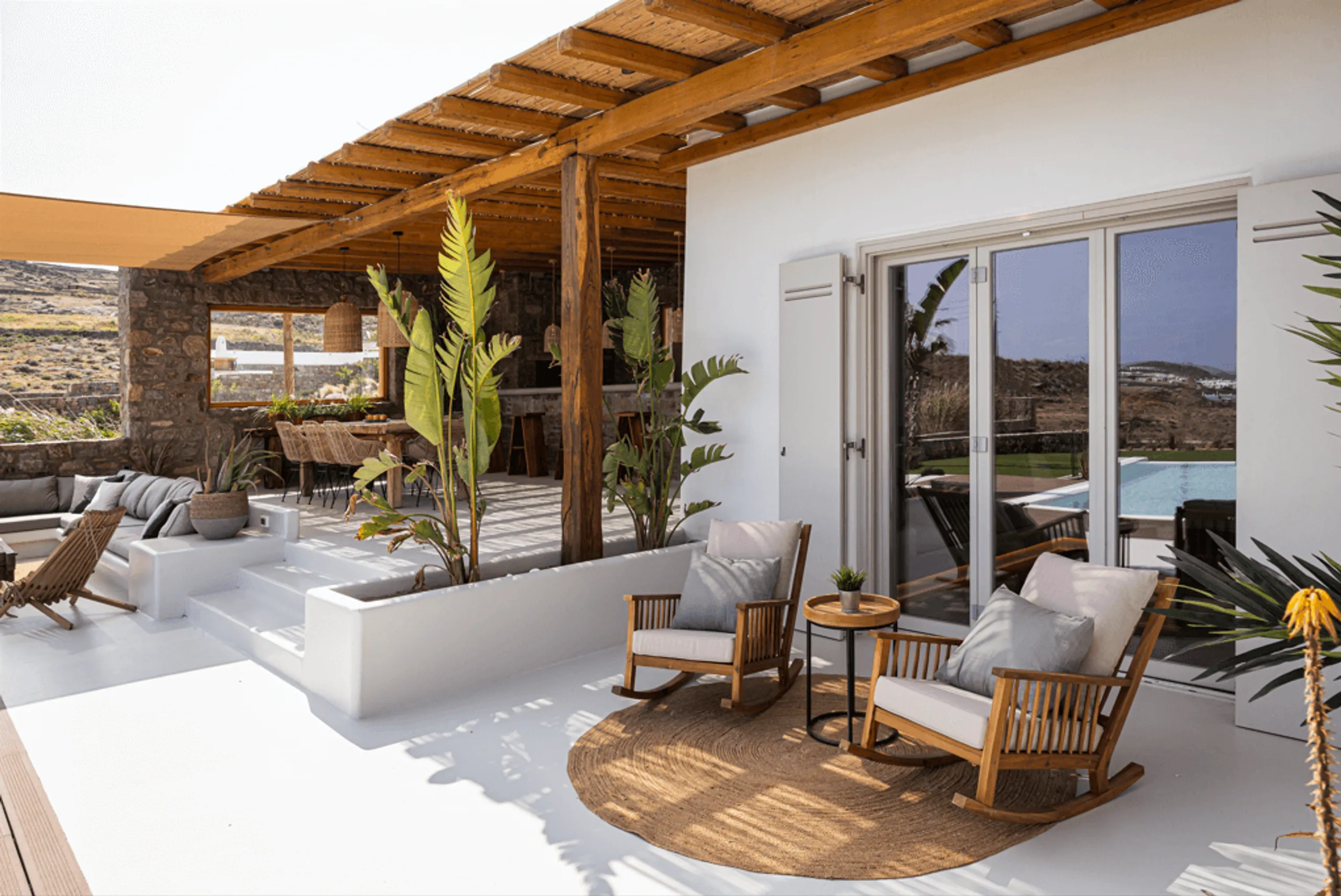 Retreat to Your Lavish Bedroom with Panoramic Windows and Unforgettable Natural Surroundings — photograph 5