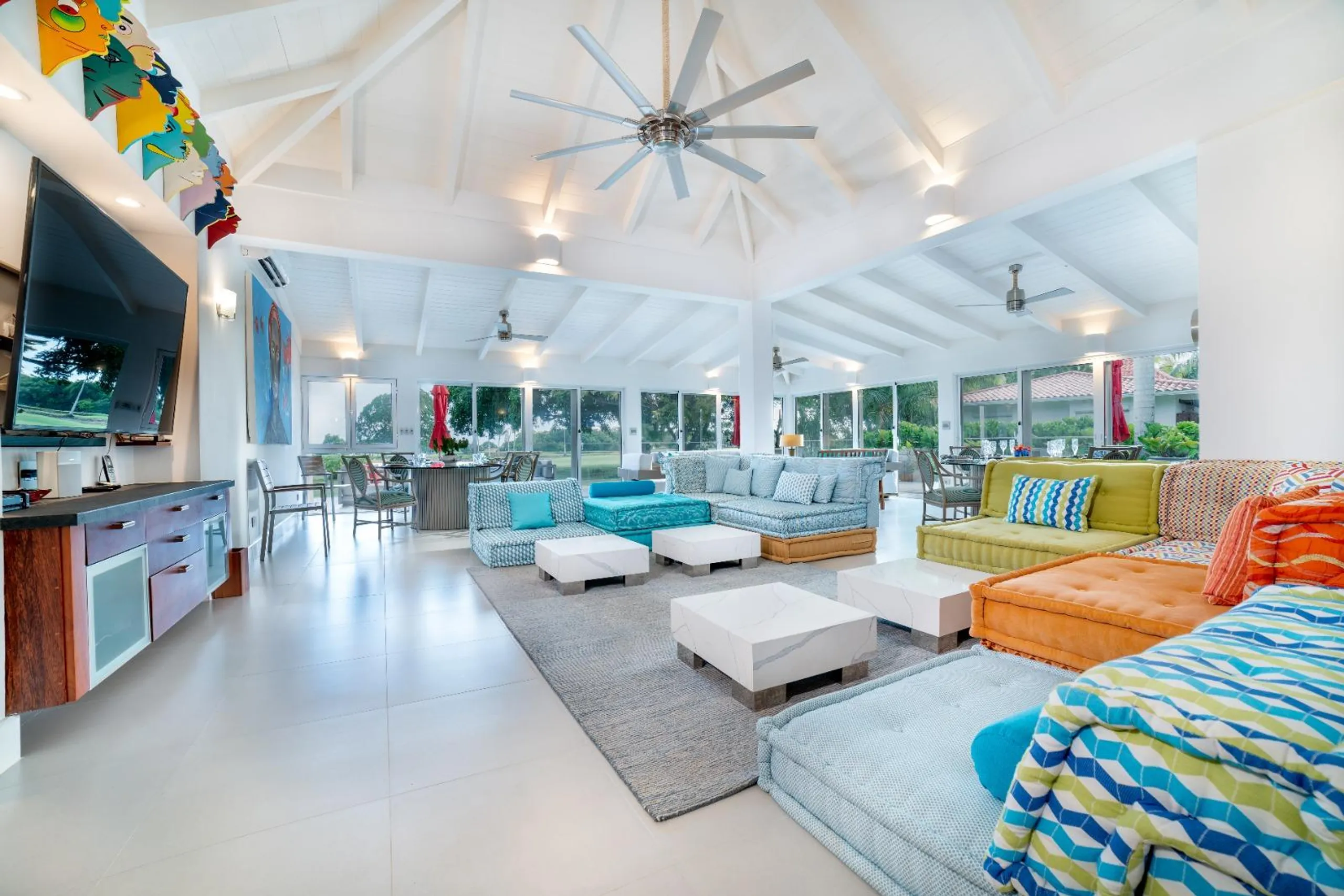 Posh Paradise Estate with Private Pool and Stunning Views — photograph 5