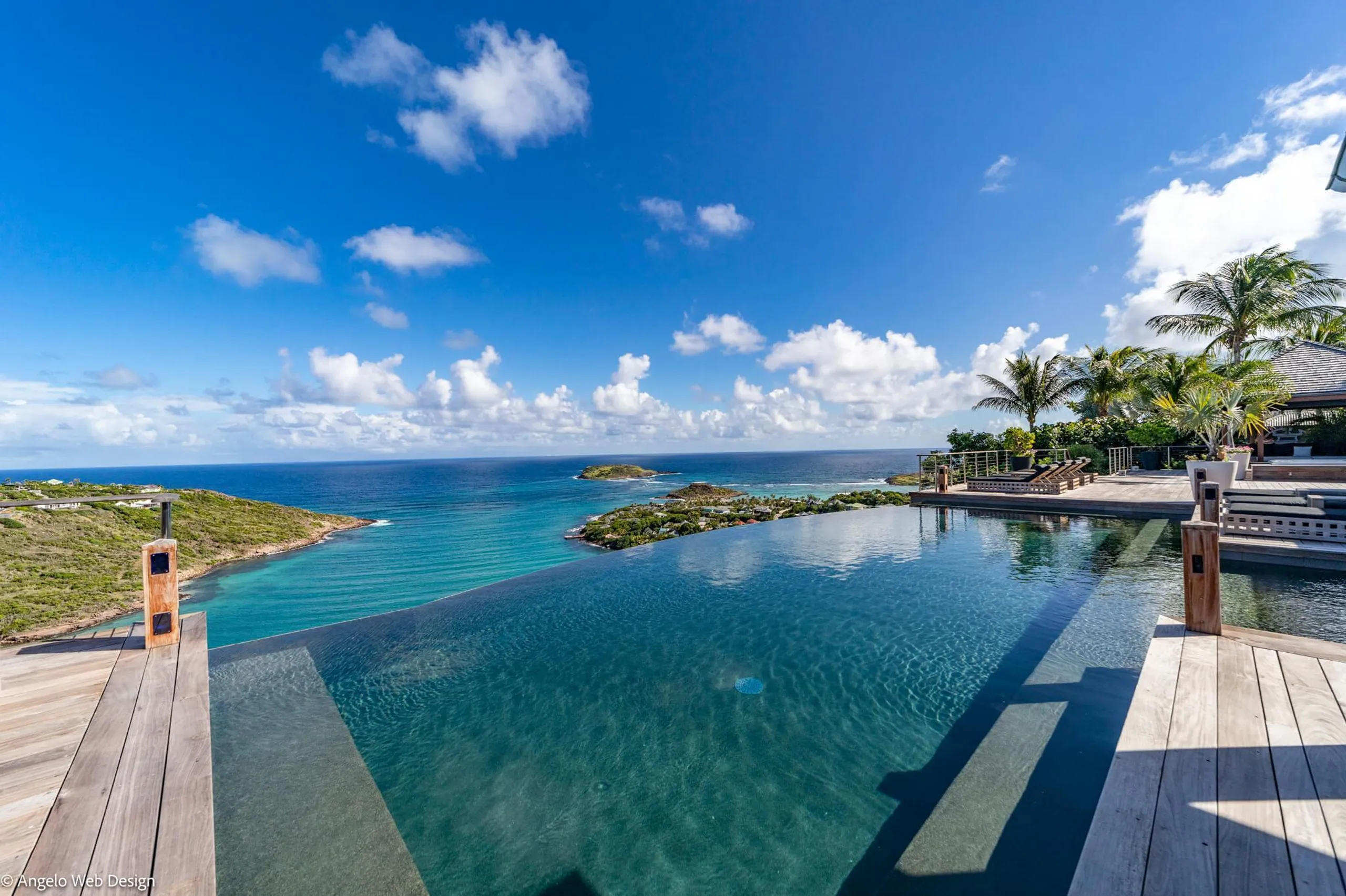 Elegant Hillside Villa with Infinity Pool and Panoramic Views, Marigot St. Barths