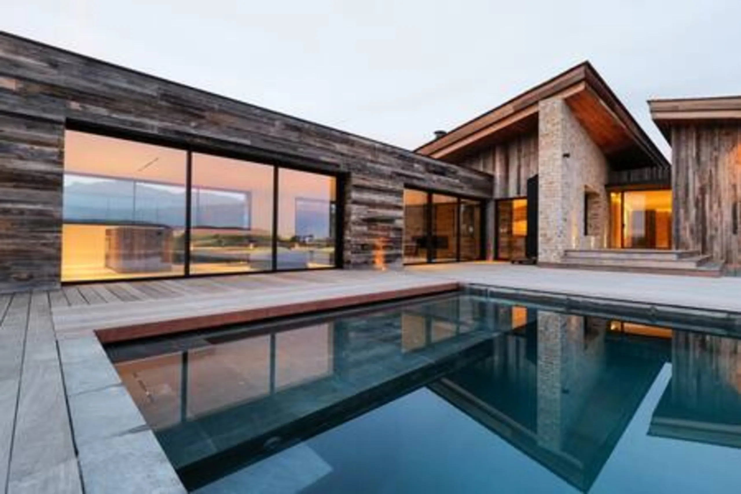 Prestigious Porto-Vecchio Villa: Stunning Views, Heated Pool & Sea Views — photograph 2
