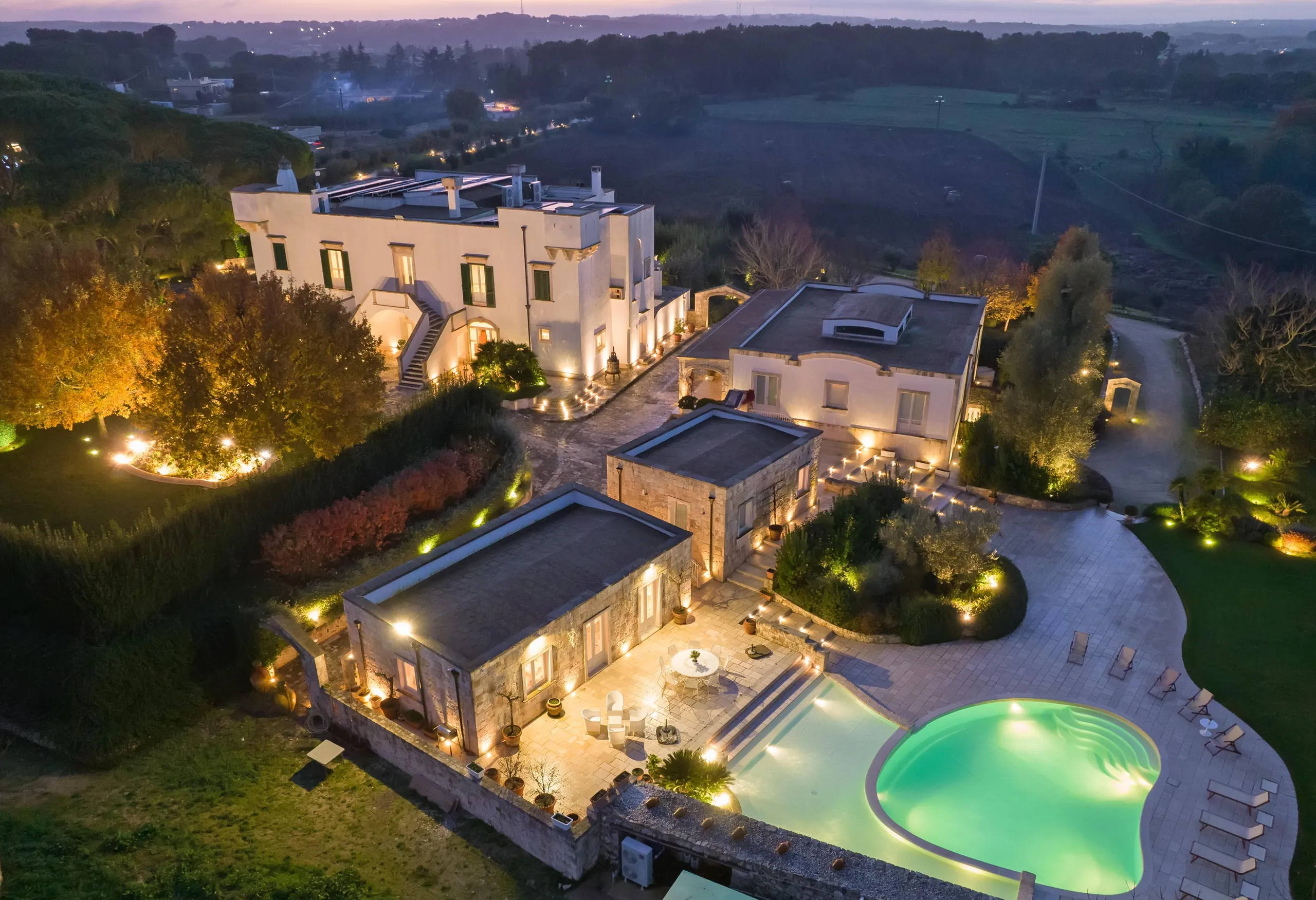 Majestic Apulia Estate with Gorgeous Pool and Exhilarating Views — photograph 10
