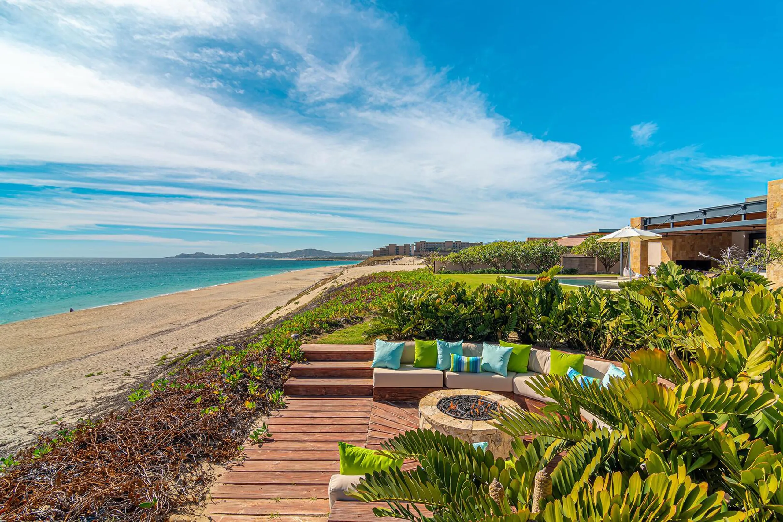Beachfront Puerto Los Cabos Estate with Private Pool and Ocean Views — photograph 6