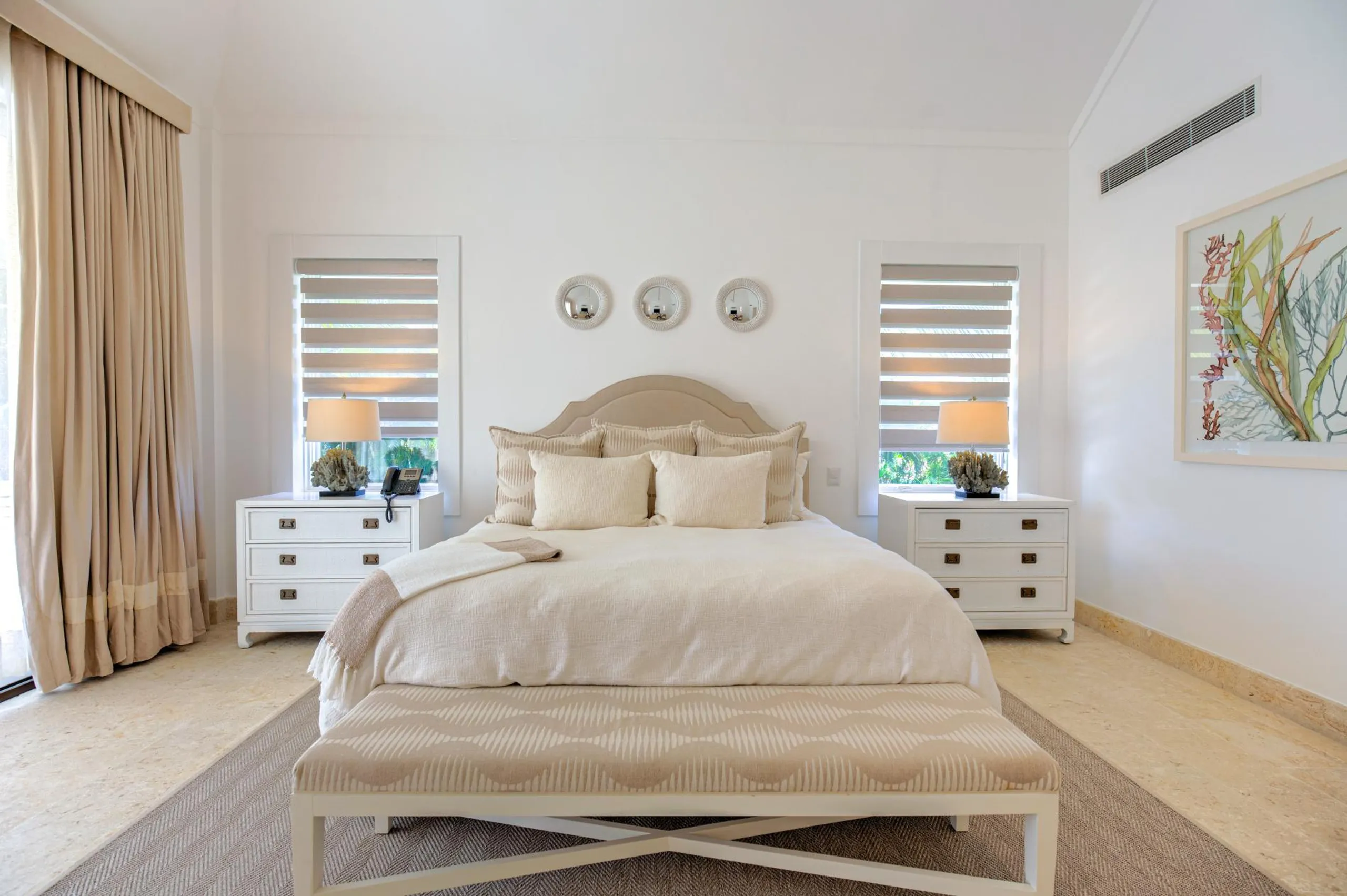 Resplendent Five Bedroom Villa with Privaate Pool and Scenic Views — photograph 8