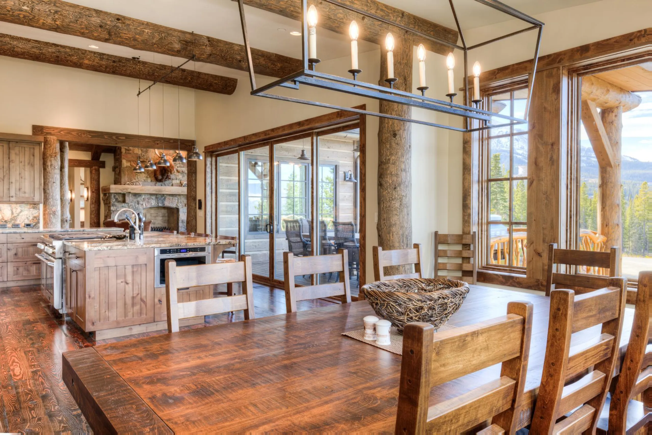 Montana Skyline Chateau with Hot Tub and Stunning Panoramic Views — photograph 12