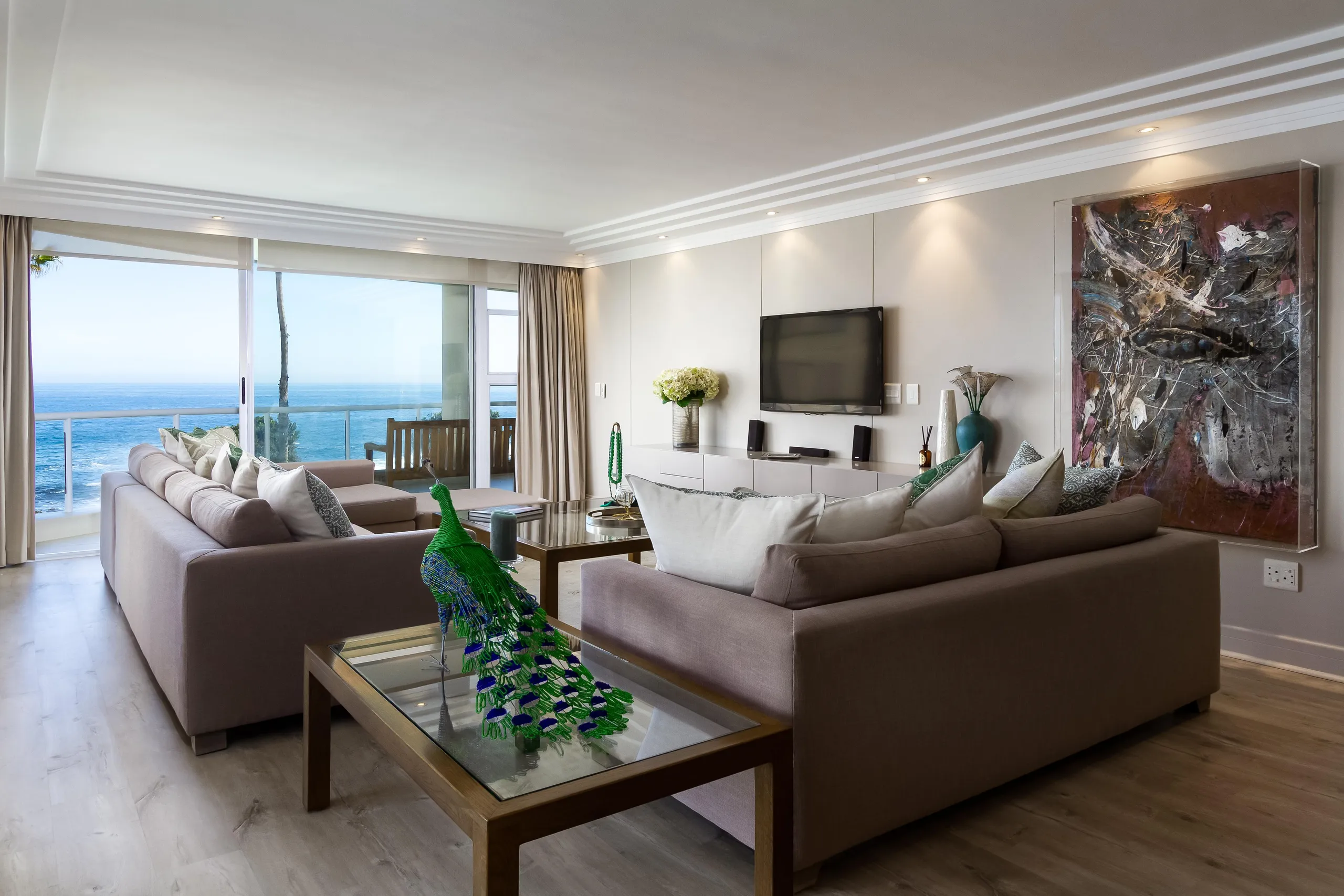 Enchanting Penthouse Retreat with Stunning Ocean Views — photograph 11