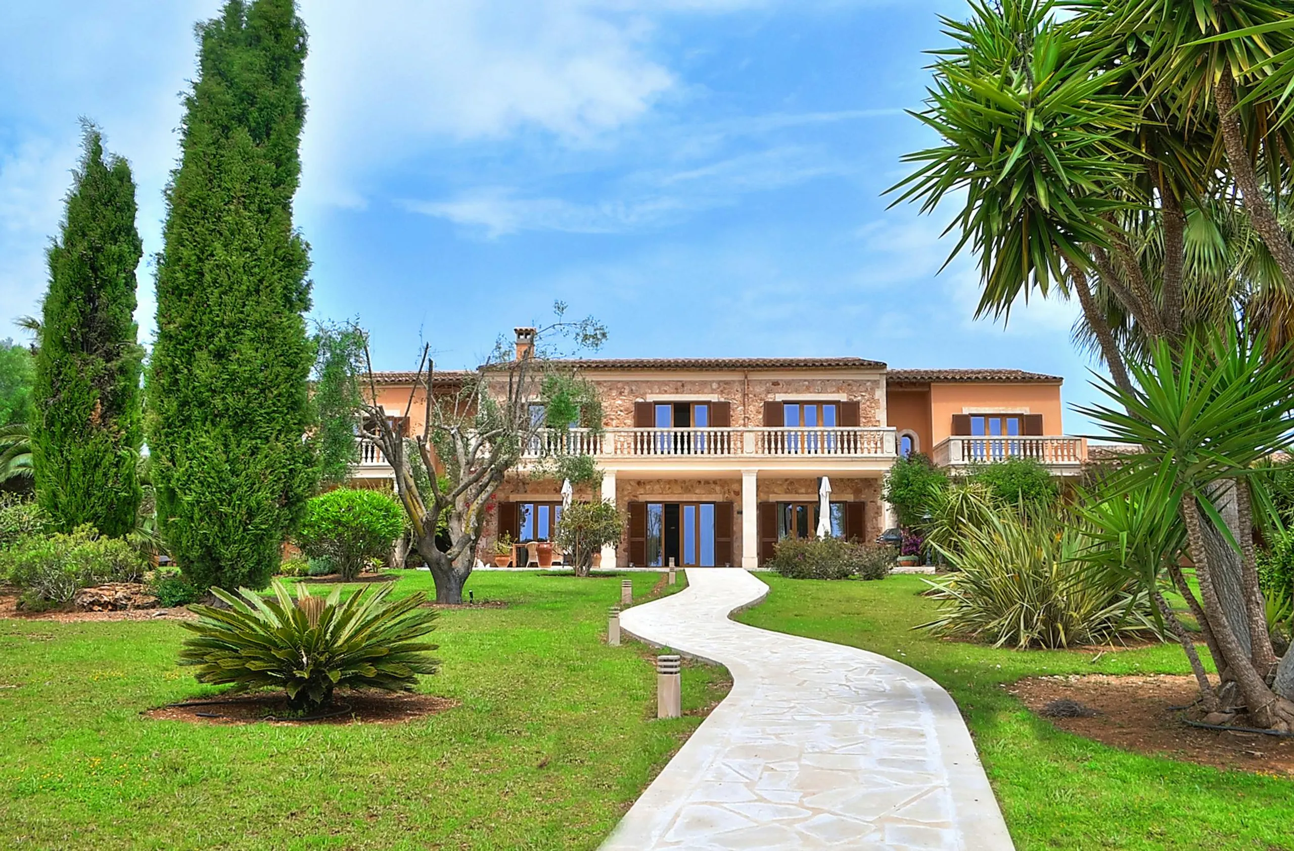 Sophisticated Spanish Villa with Private Pool and Ocean Views, Mallorca