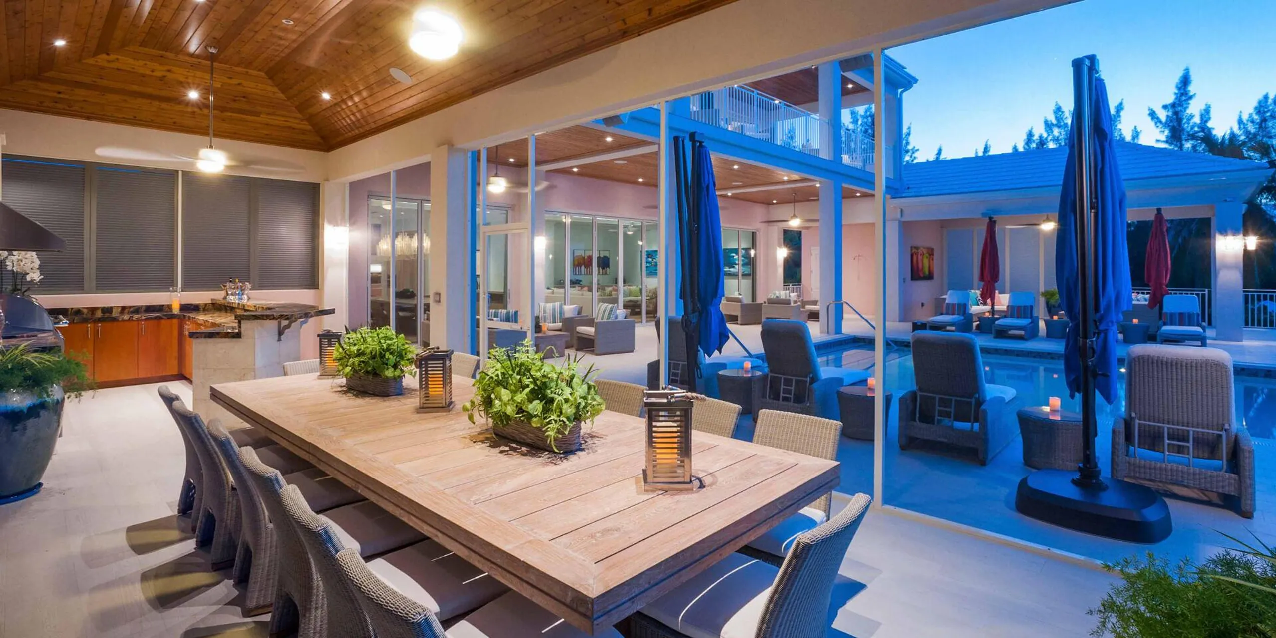 Cayman Kai Grand Estate with Resort Pool and Unforgettable Ocean Views — photograph 9