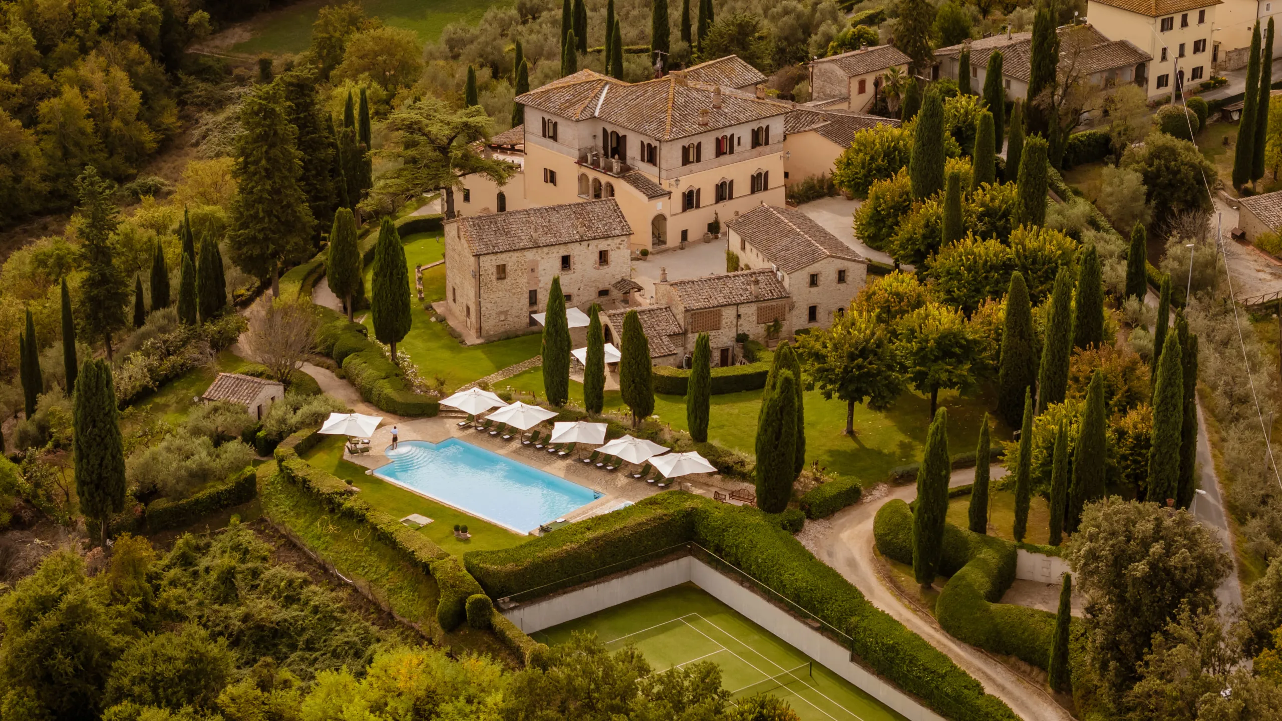 Exquisite Tuscan Villa with Private Pool and Beautiful Garden, Siena
