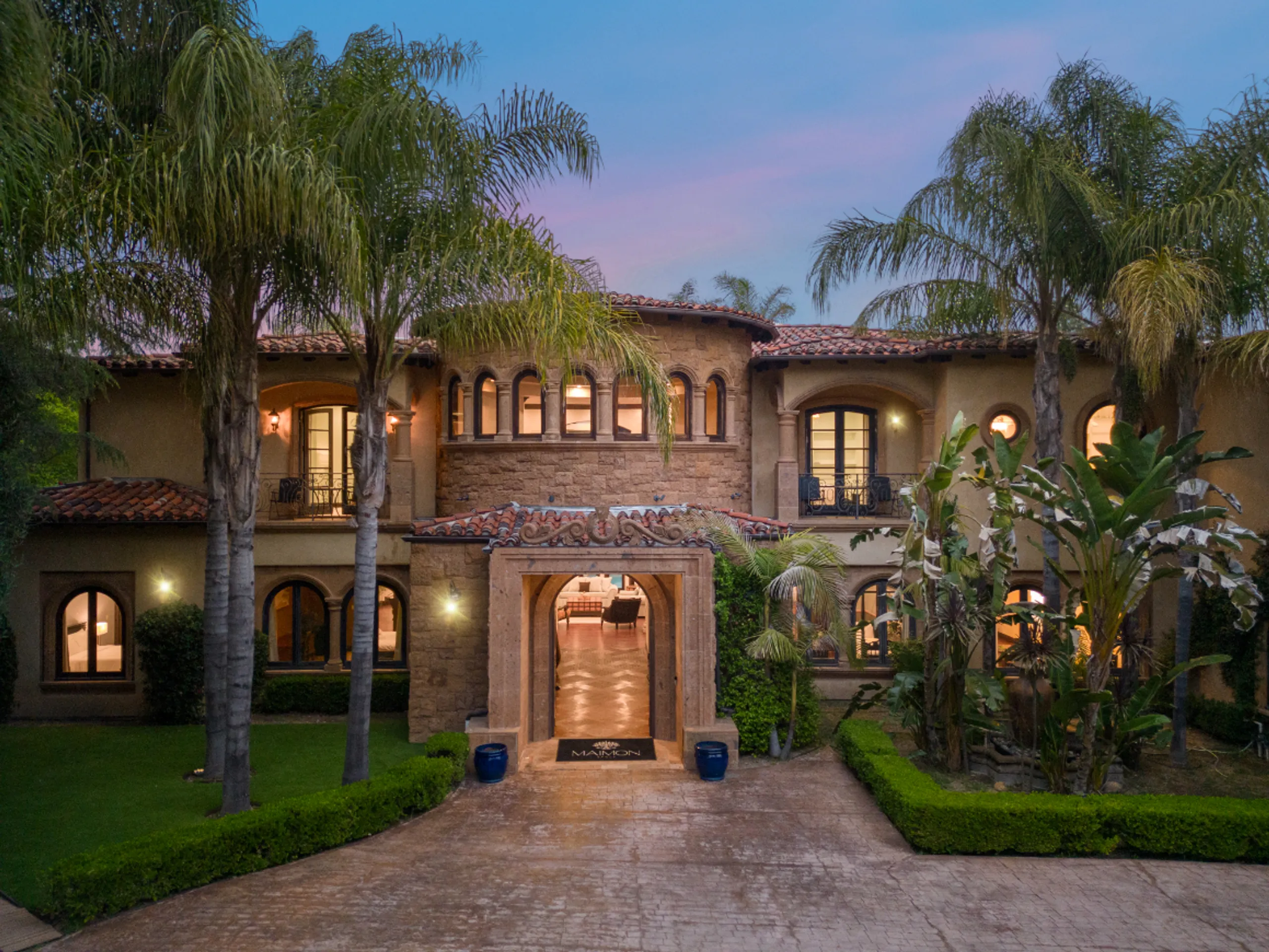 Opulent Tarzana Mediterranean Villa with Pool, Spa, & Theater — photograph 3