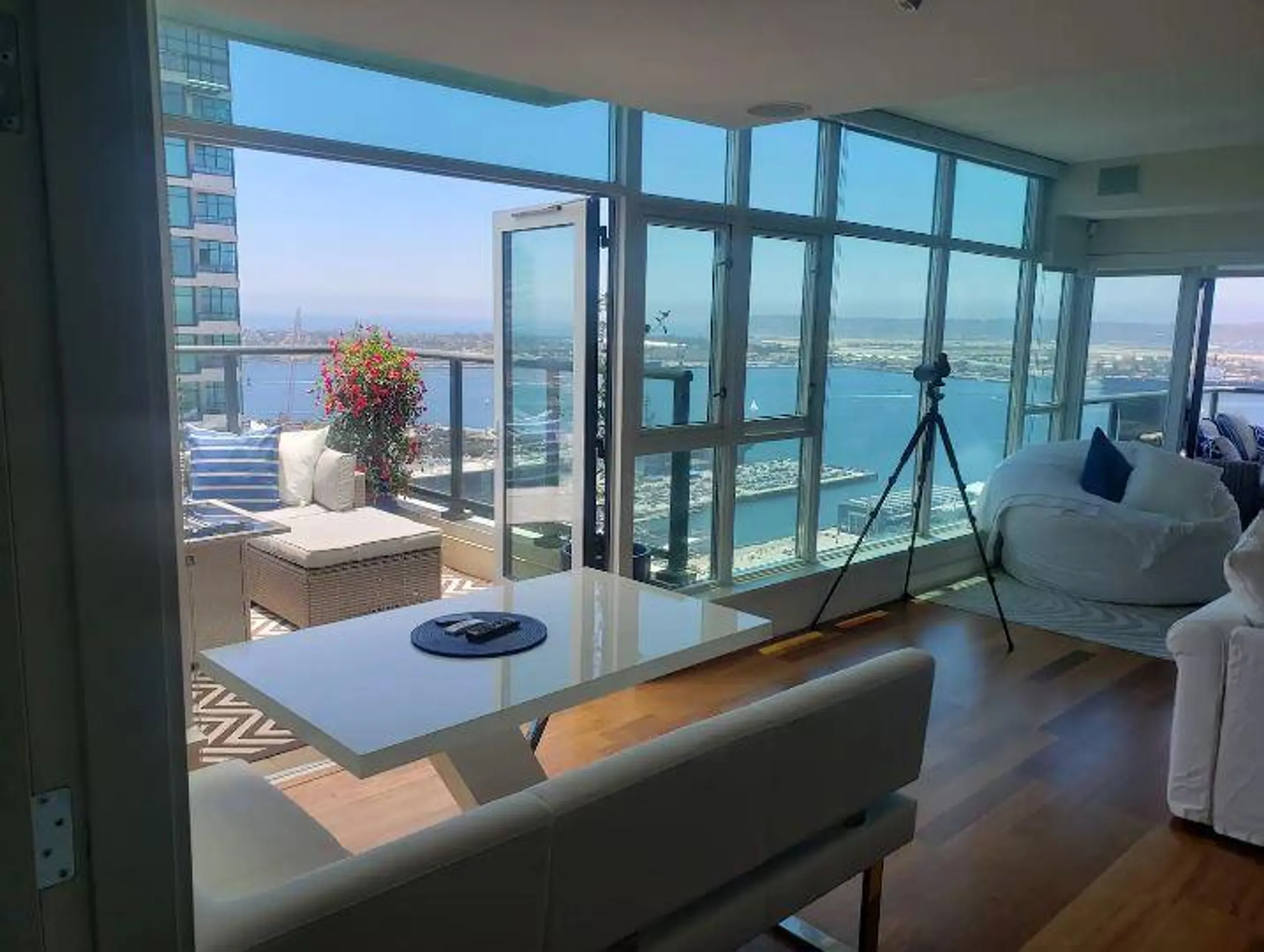 San Diego Ocean View Penthouse with Hot Tub and Amazing Views — photograph 5