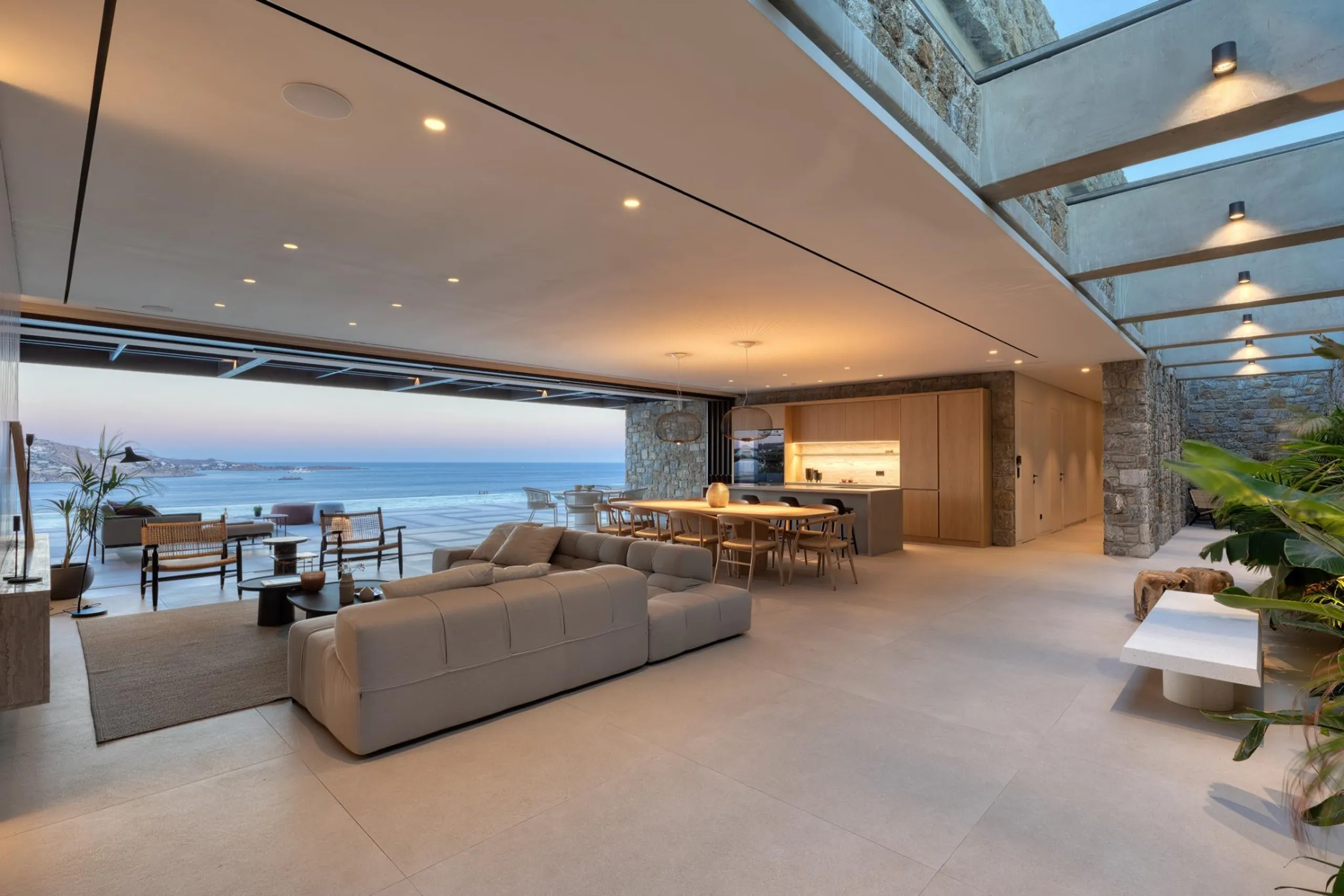 Noble Mykonos Retreat with Invigorating Pools and Views — photograph 10