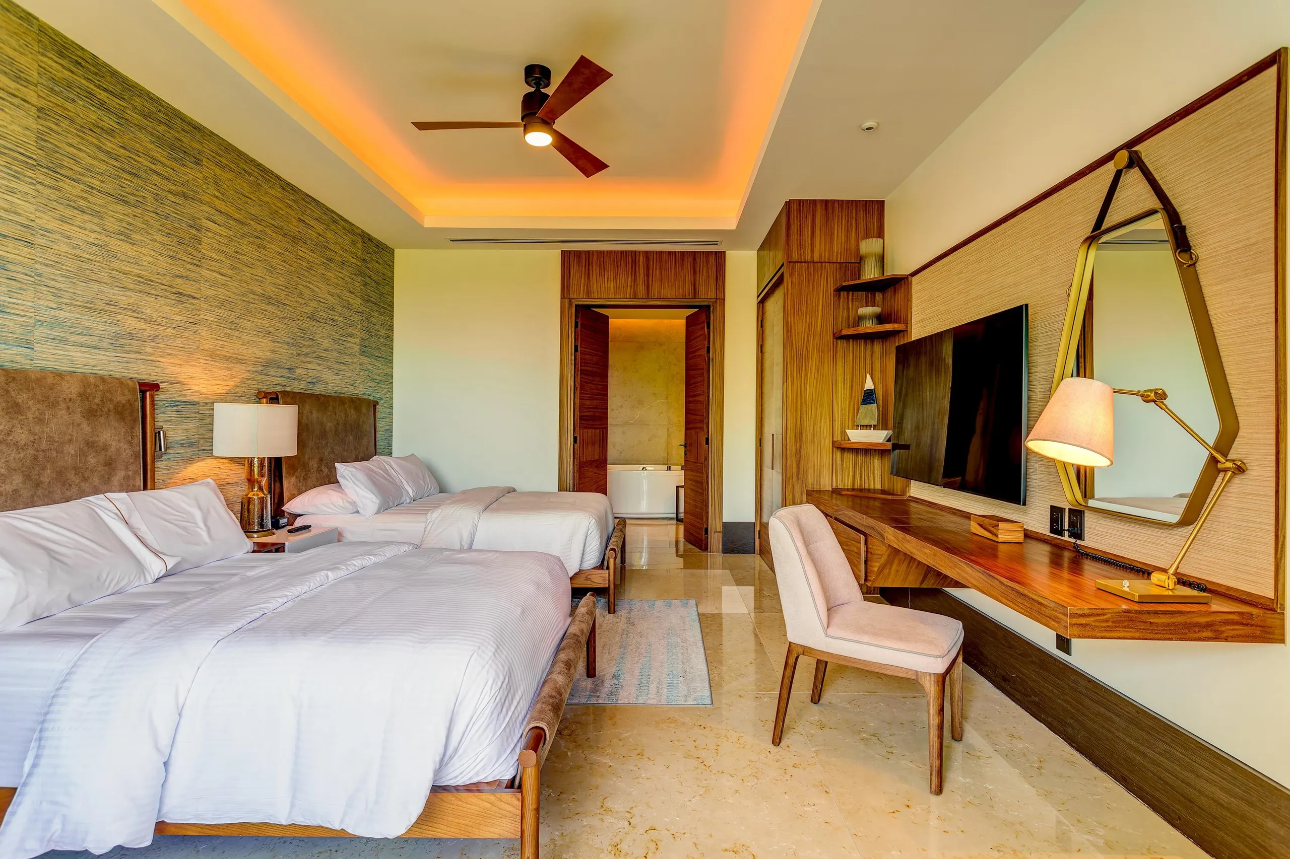 Azure Horizon Hideaway Estate with Resort Access — photograph 8