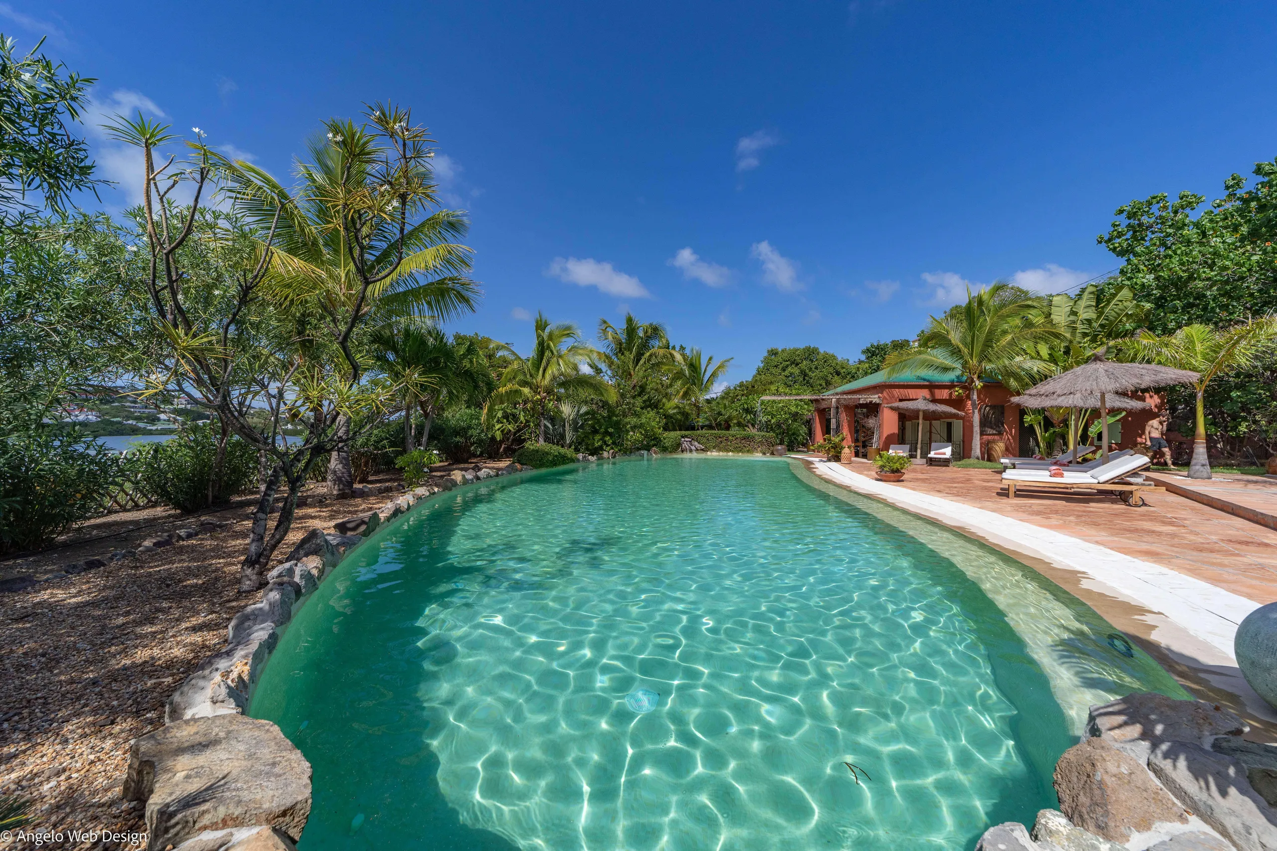 Regal Tropical Estate with Private Pool and Luscious Backyard Terrace — photograph 5