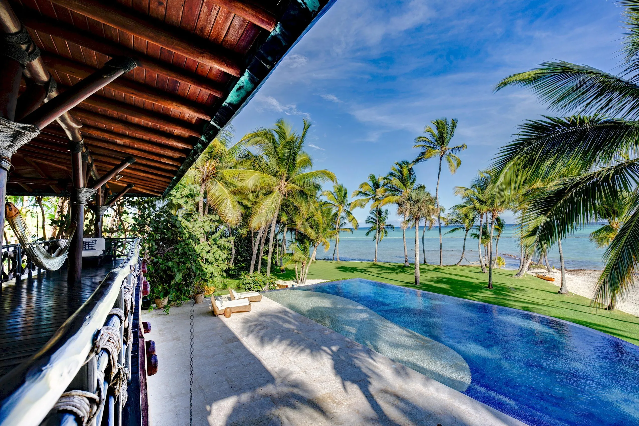 Top-Featured Caribbean Villa with Private Pool with Sea Views — photograph 2