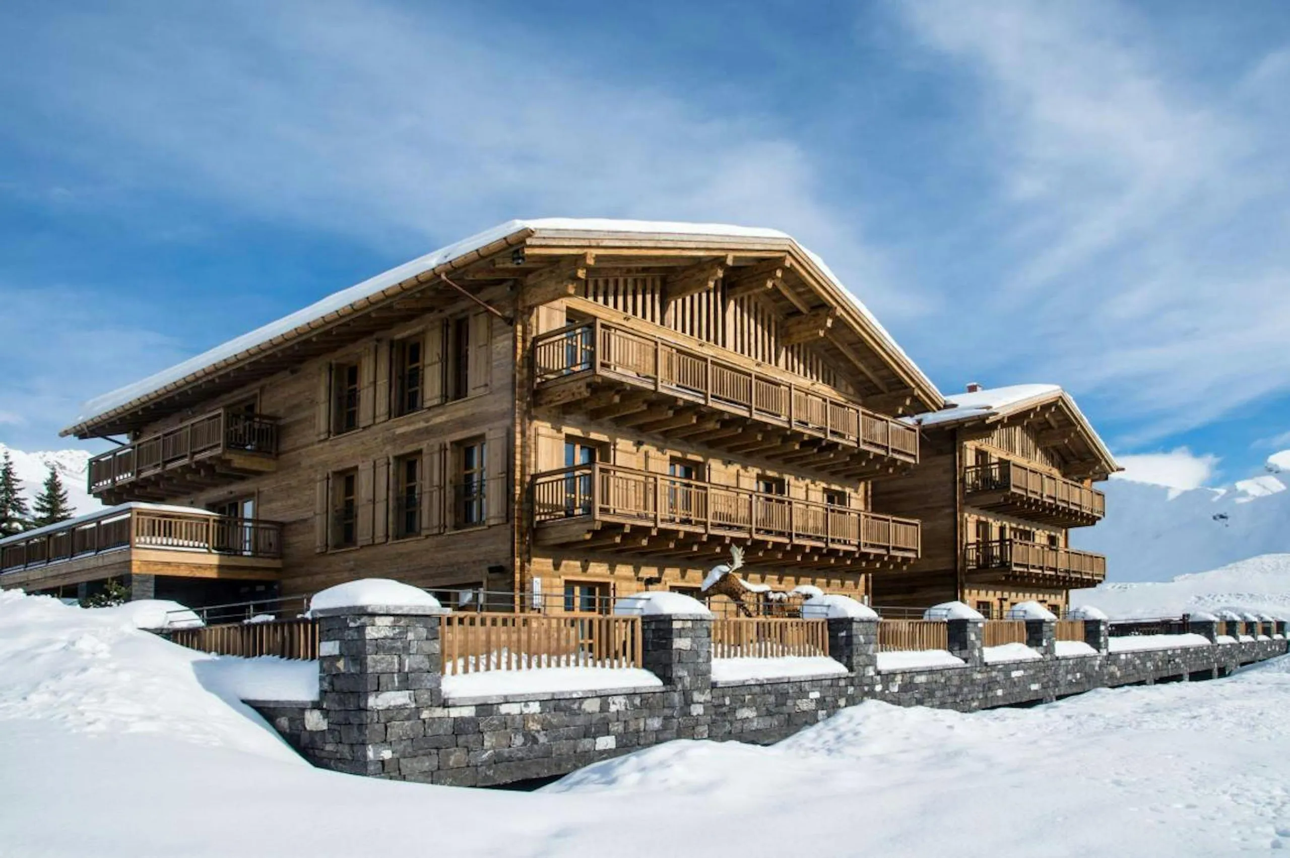 Ultra Luxe Chalet Loaded with Luxurious Amenities — photograph 3